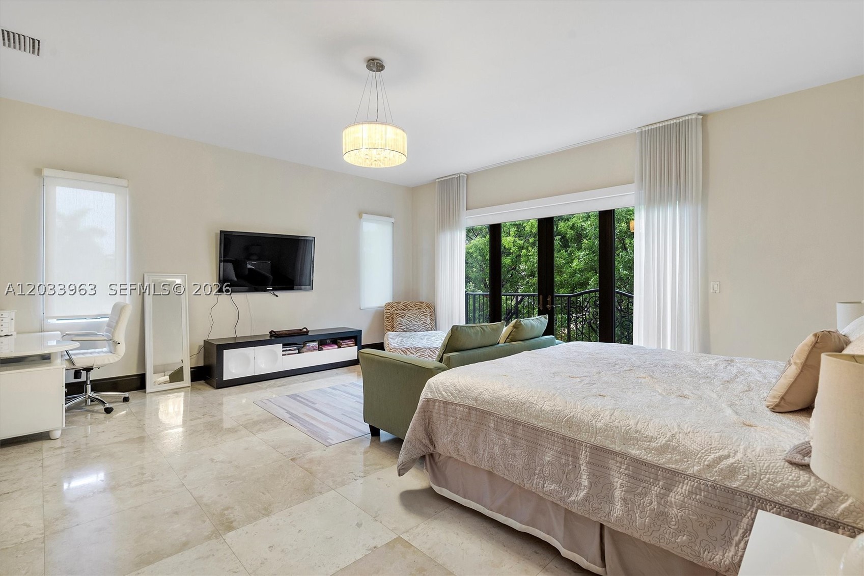 18825 N Bay Rd Sunny Isles Beach, FL 33160
