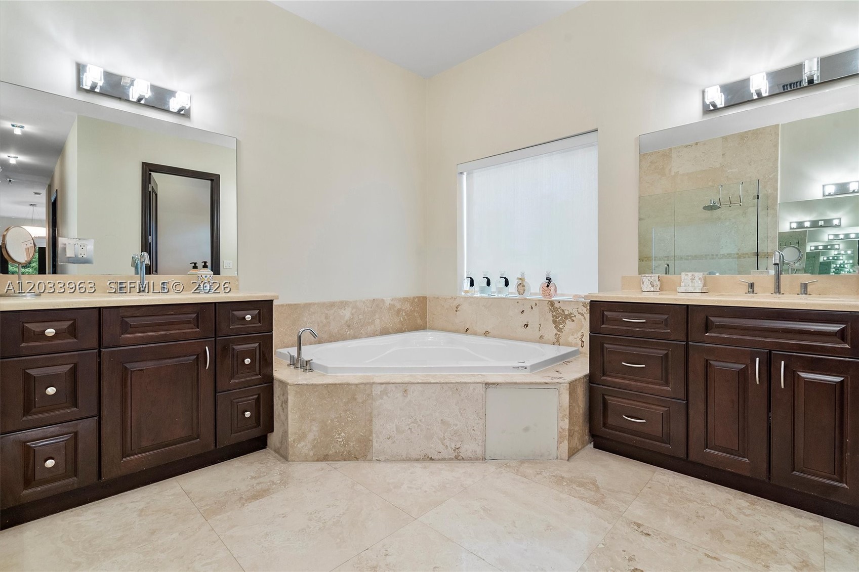 18825 N Bay Rd Sunny Isles Beach, FL 33160