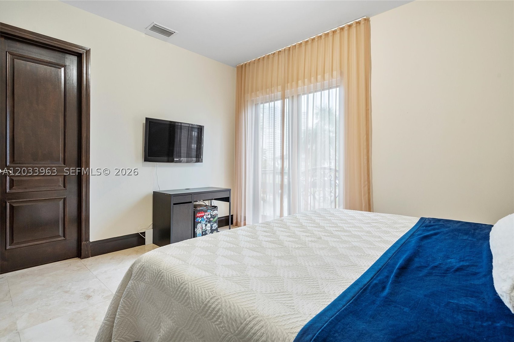 18825 N Bay Rd Sunny Isles Beach, FL 33160