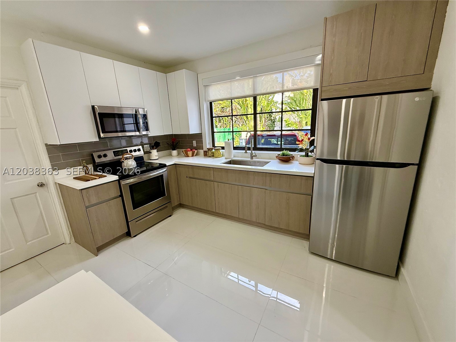733 Michigan Ave #9