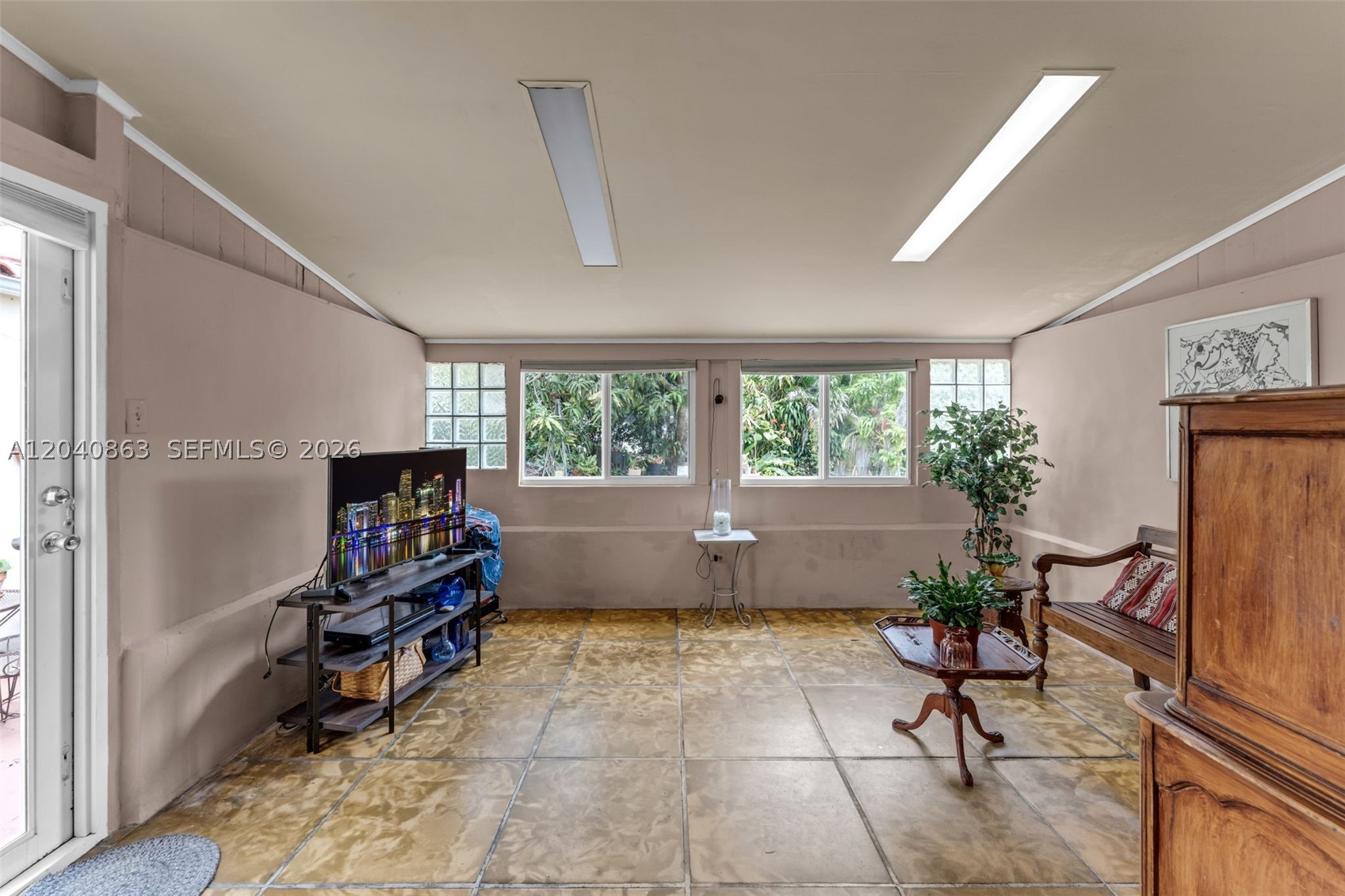 1851 SW 21st Ter Miami, FL 33145