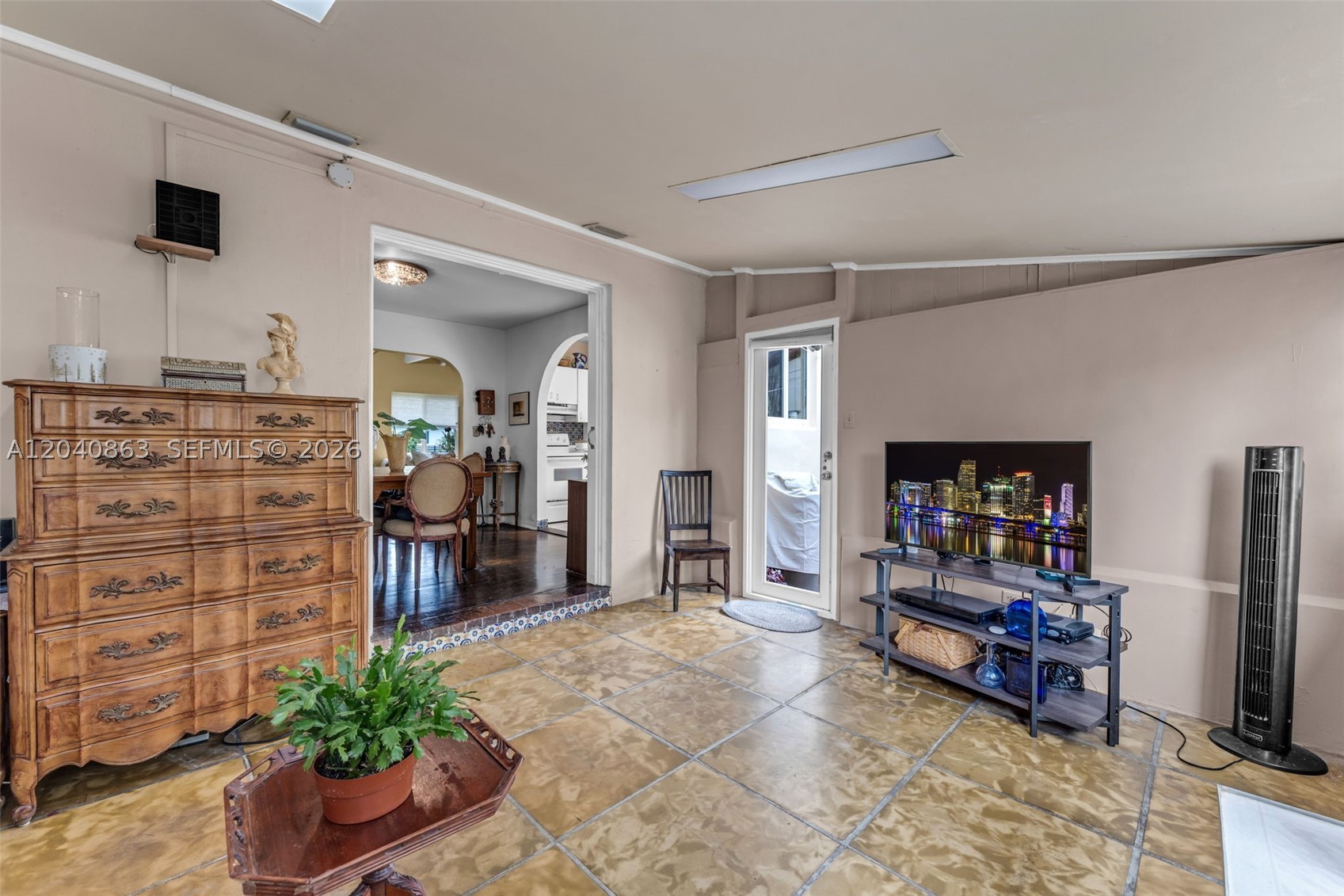 1851 SW 21st Ter Miami, FL 33145