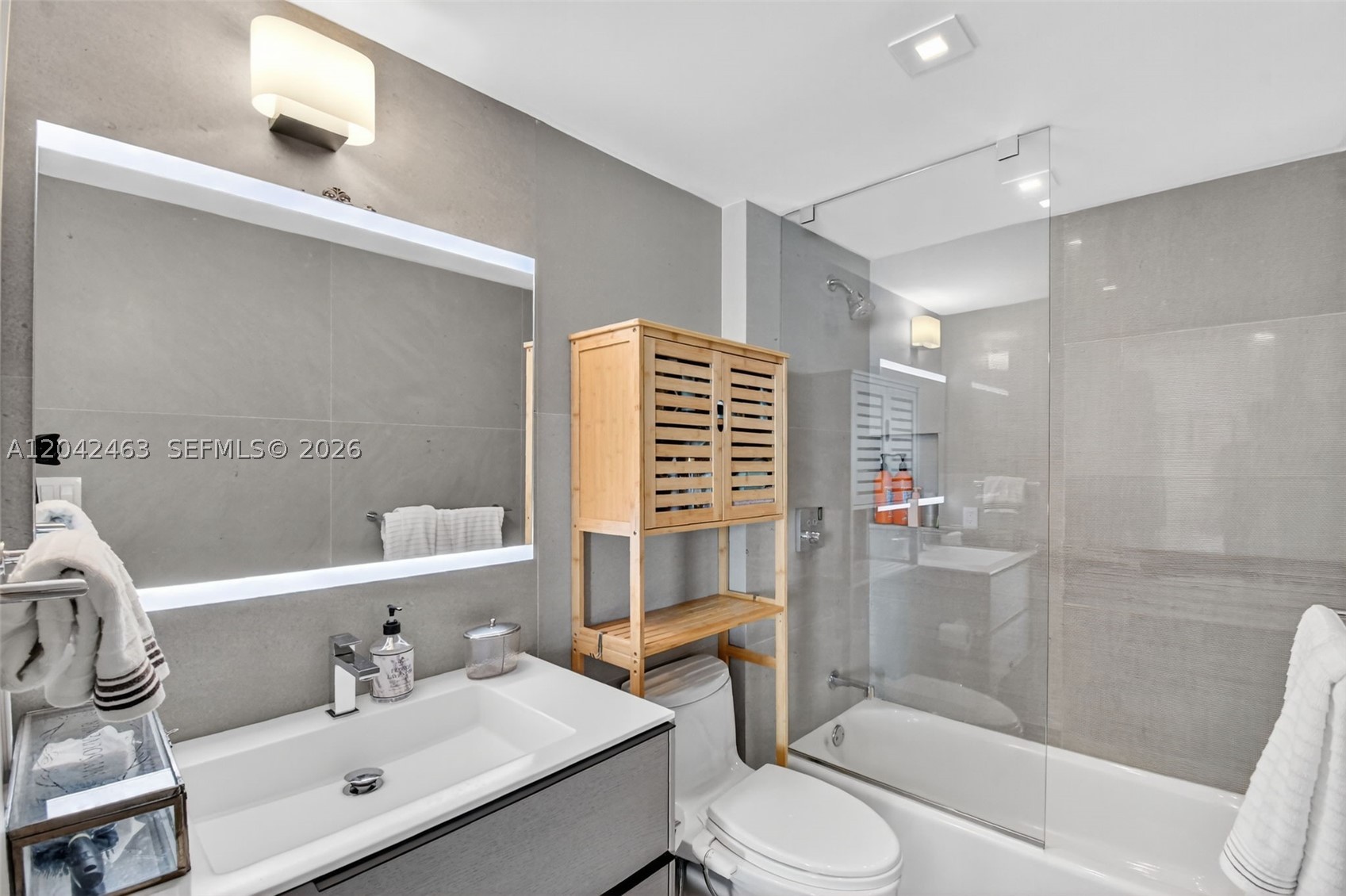 18671 Collins Ave #1401 Sunny Isles Beach, FL 33160