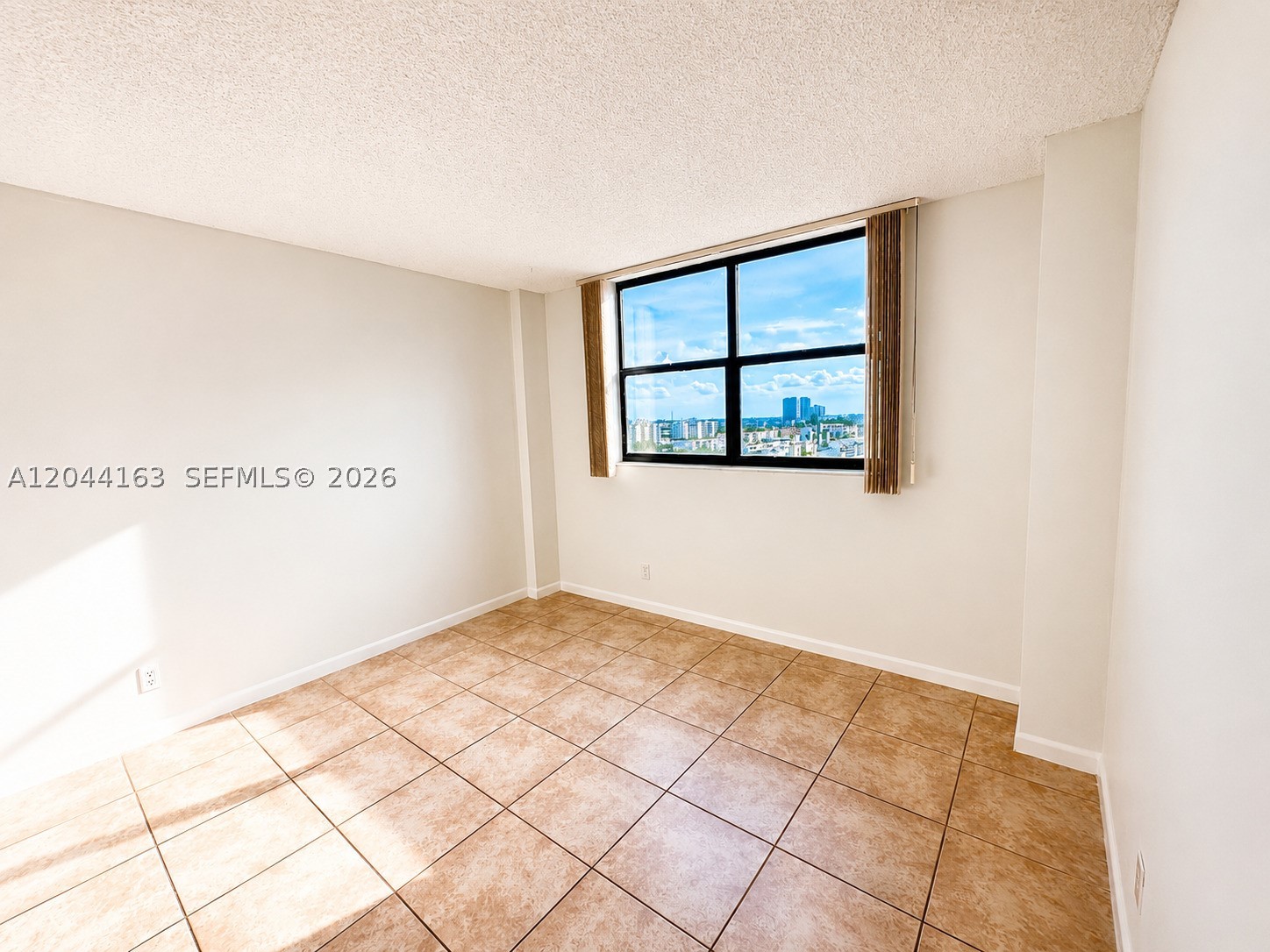 image Winston Towers 70015