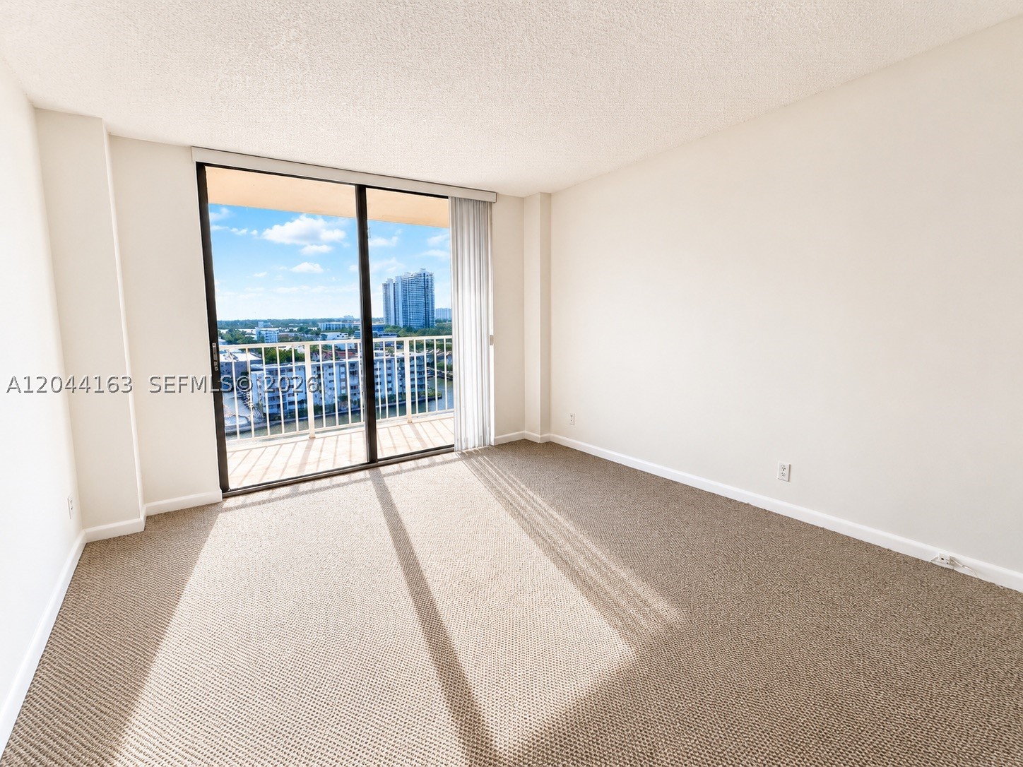 image Winston Towers 7008