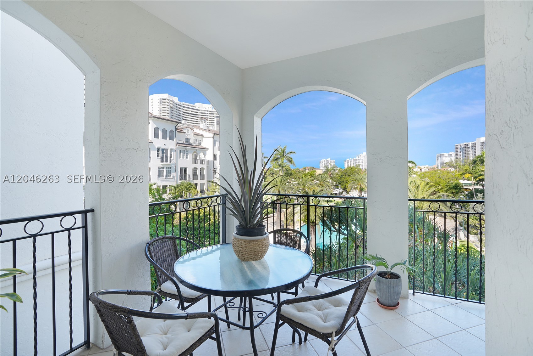 3700 Island Blvd #C307