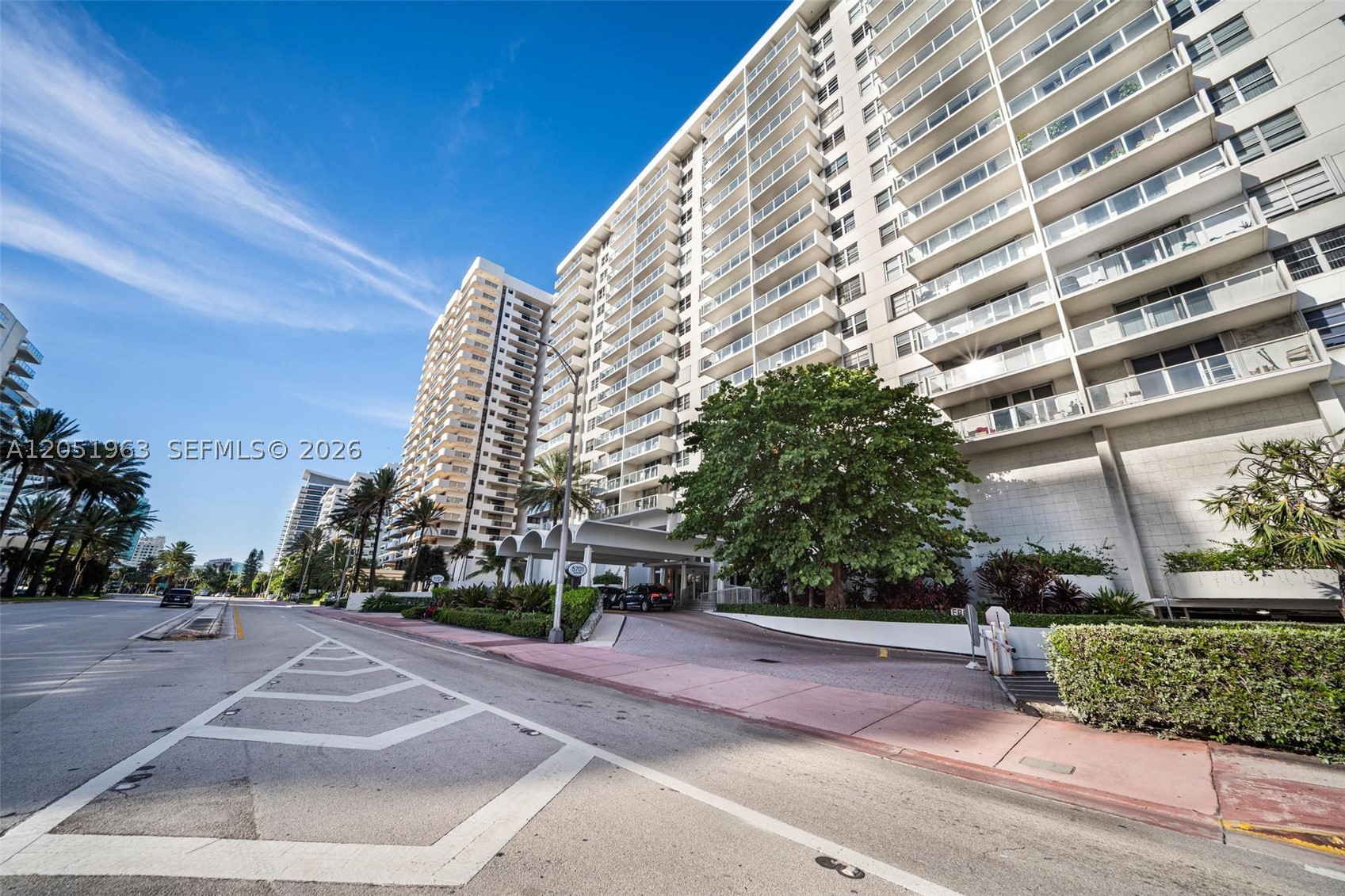 5701 Collins Ave #1415