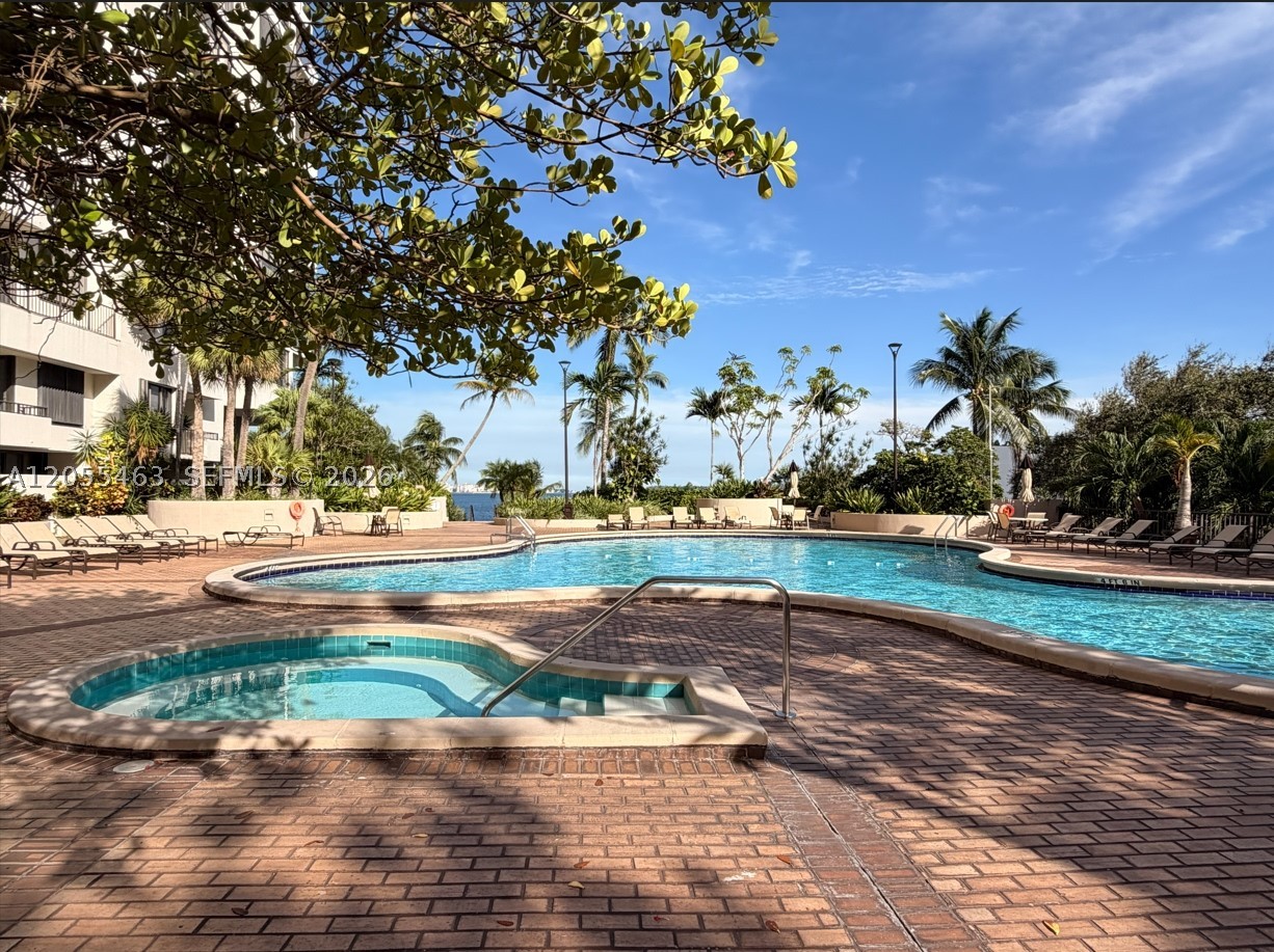 image Brickell Key One18