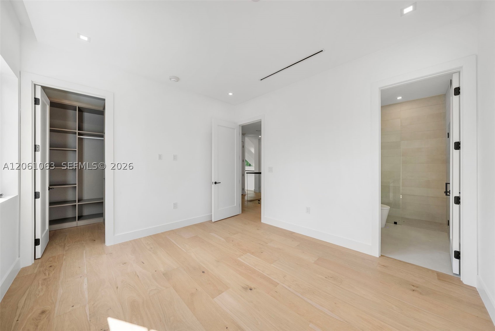 1220 S Alhambra Cir Coral Gables, FL 33146