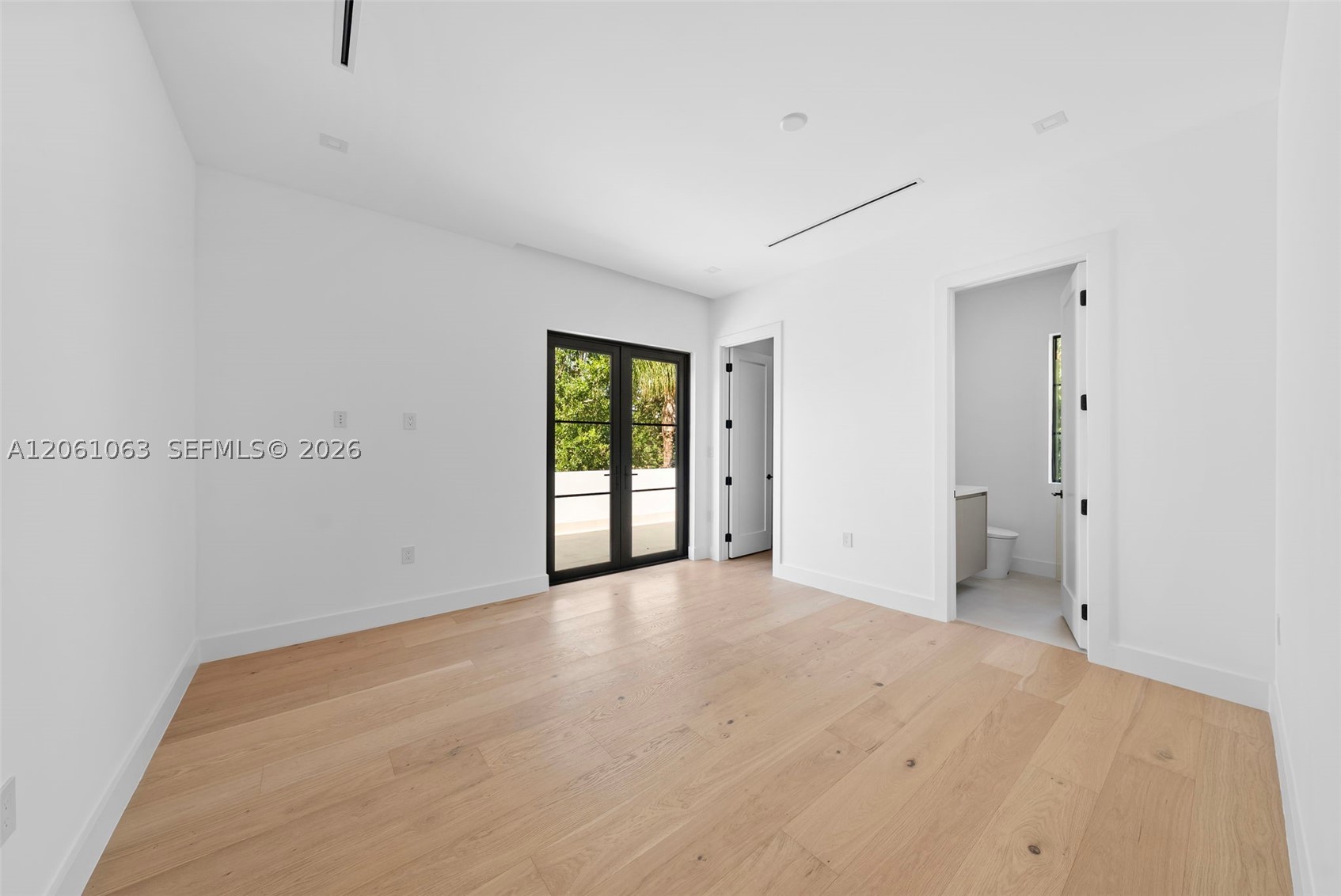 1220 S Alhambra Cir Coral Gables, FL 33146