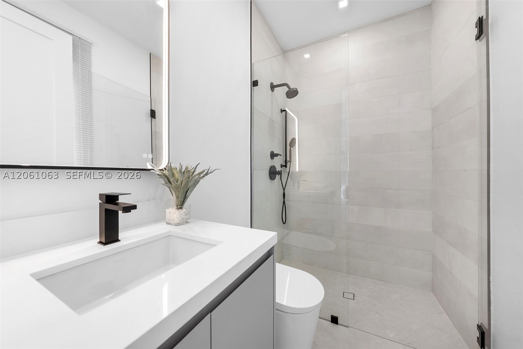1220 S Alhambra Cir Coral Gables, FL 33146