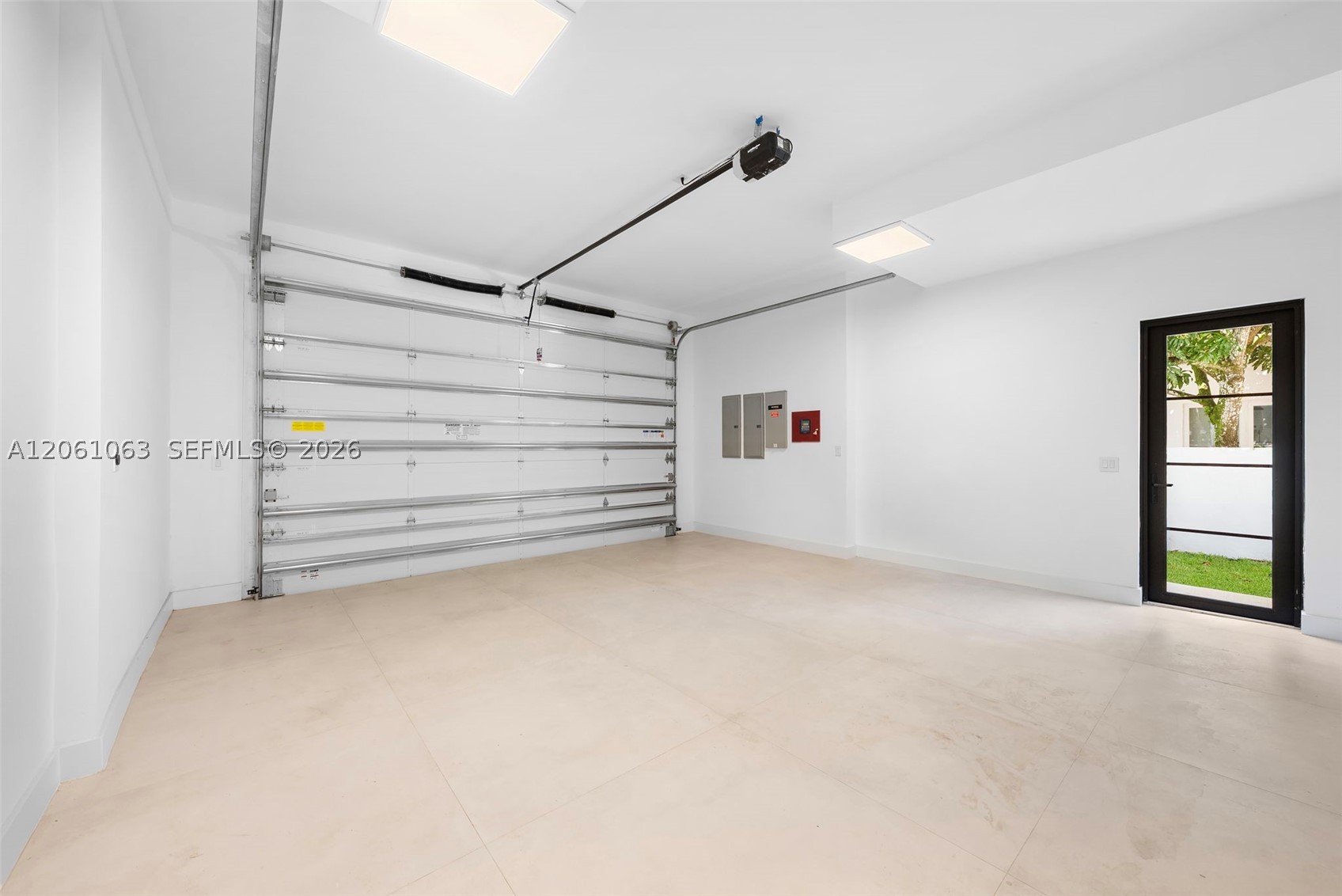 1220 S Alhambra Cir Coral Gables, FL 33146
