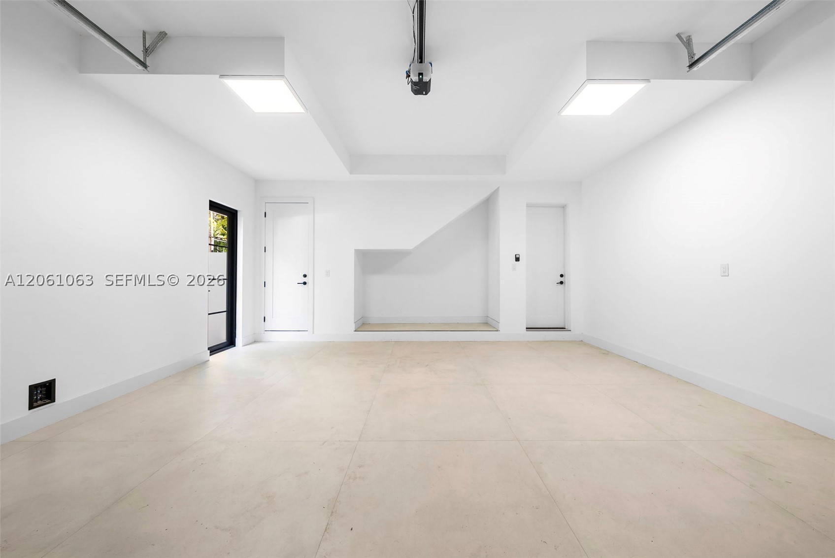1220 S Alhambra Cir Coral Gables, FL 33146