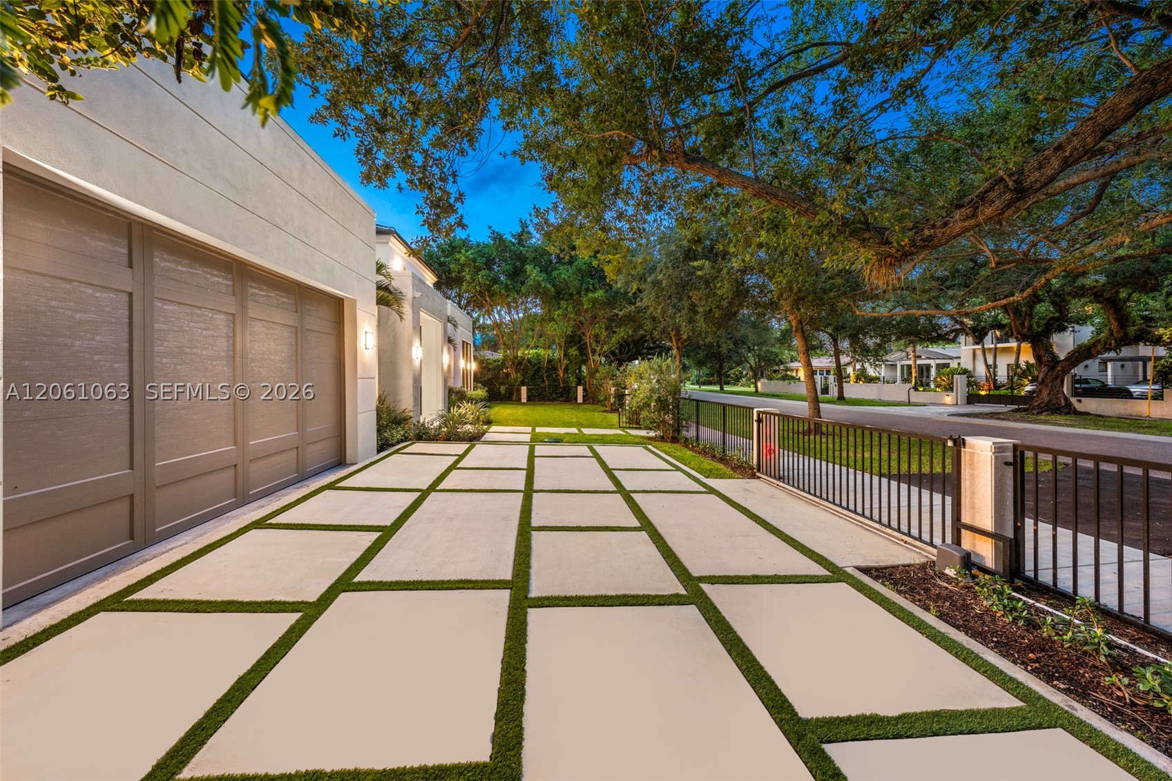 1220 S Alhambra Cir Coral Gables, FL 33146