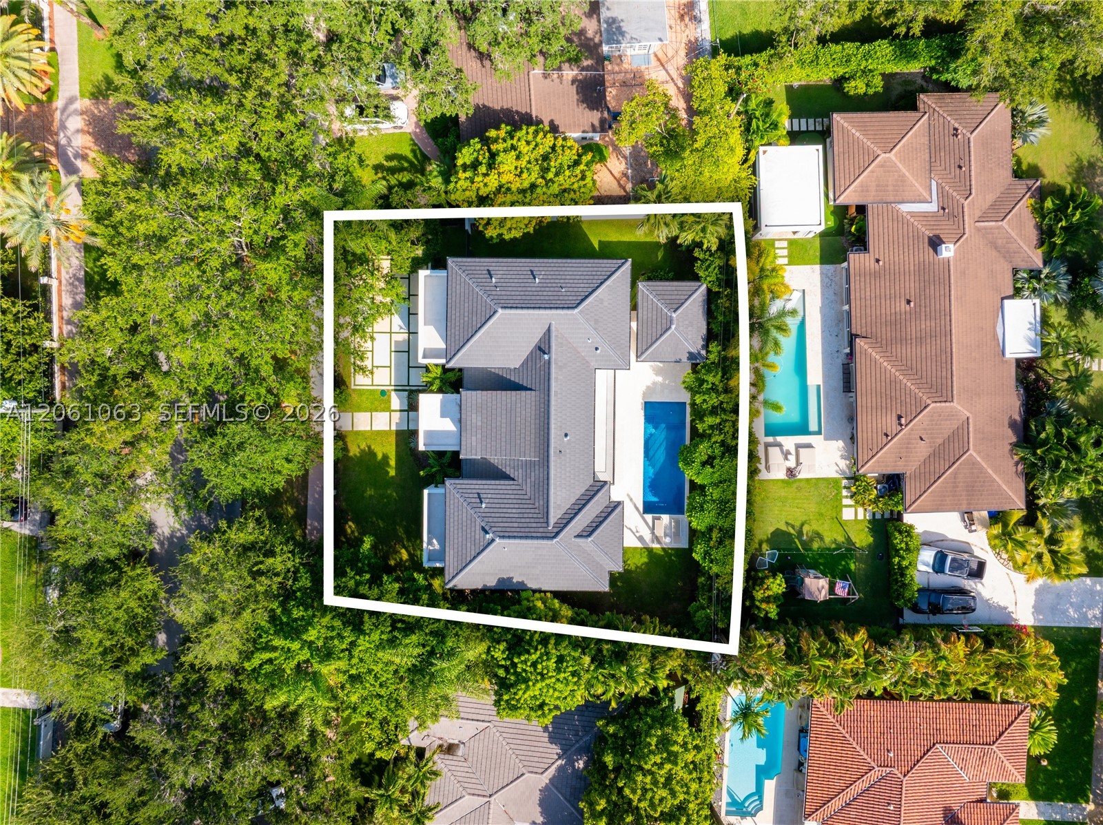 1220 S Alhambra Cir Coral Gables, FL 33146