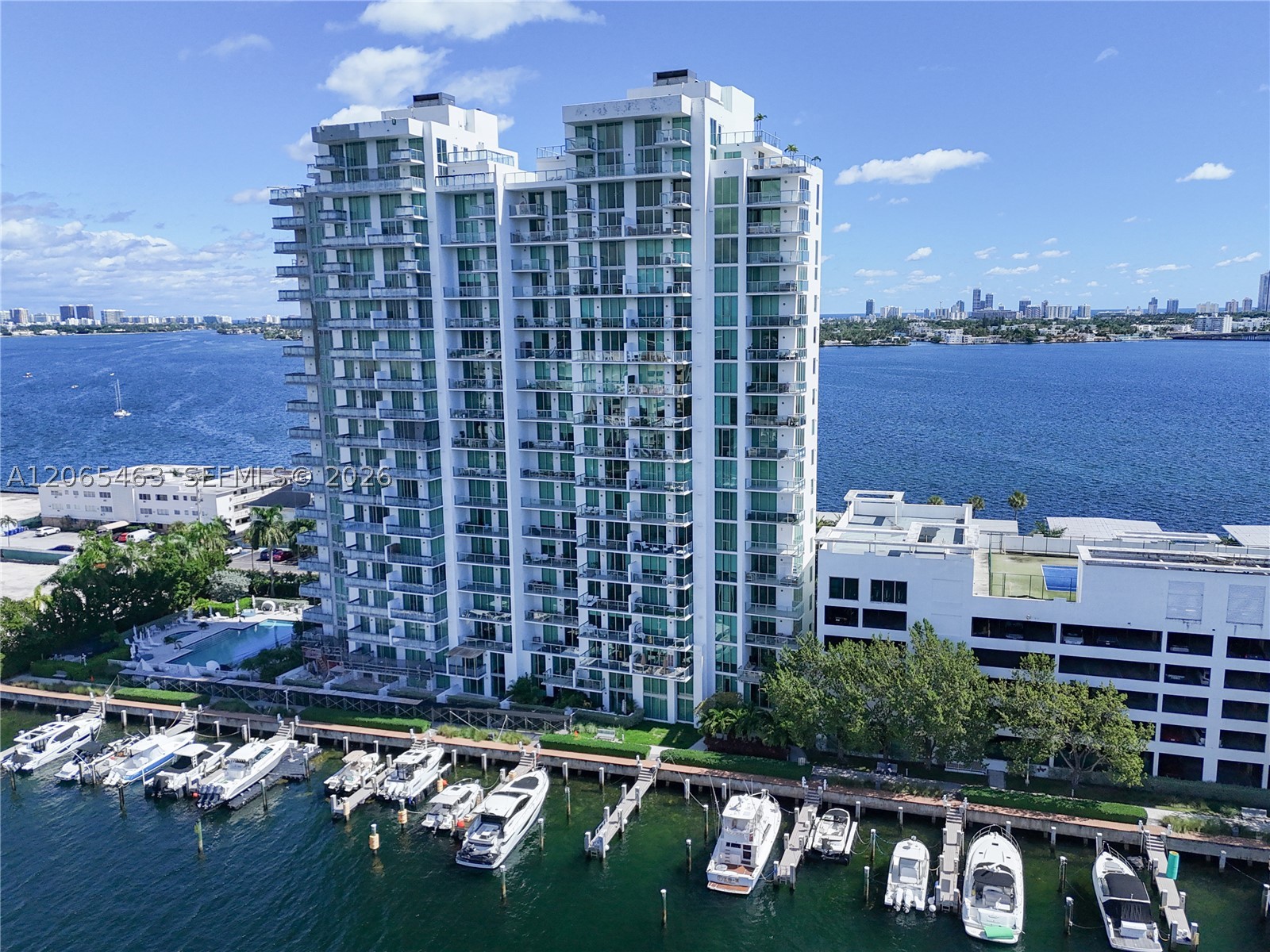 image Eloquence on the Bay32