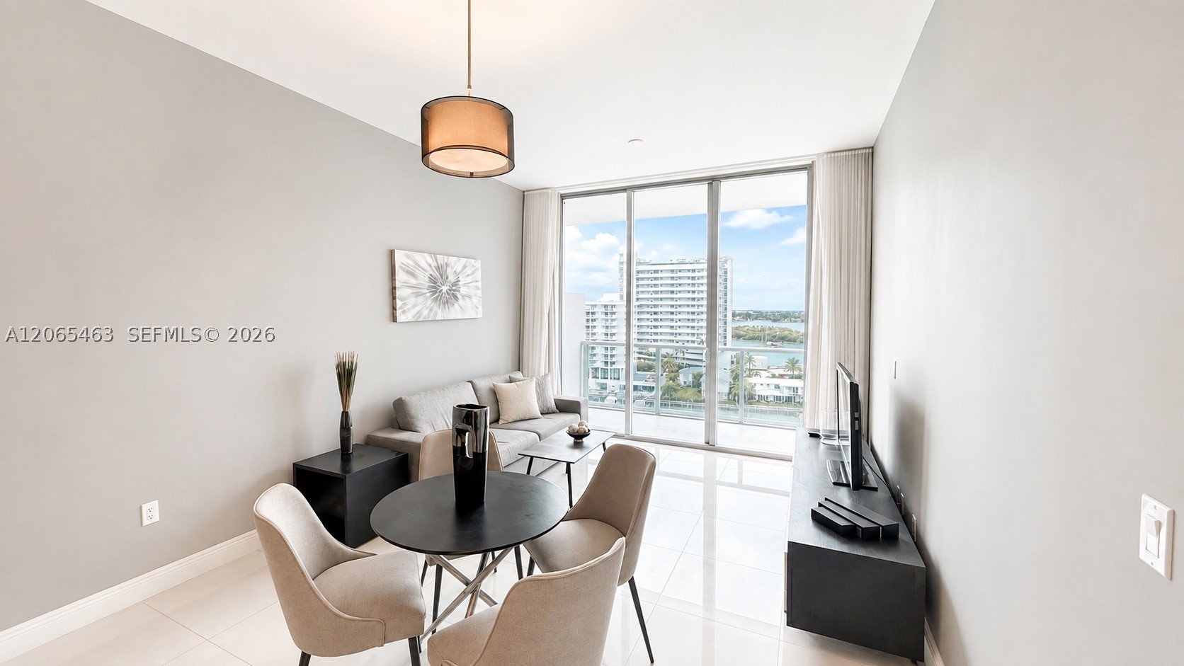 image Eloquence on the Bay8