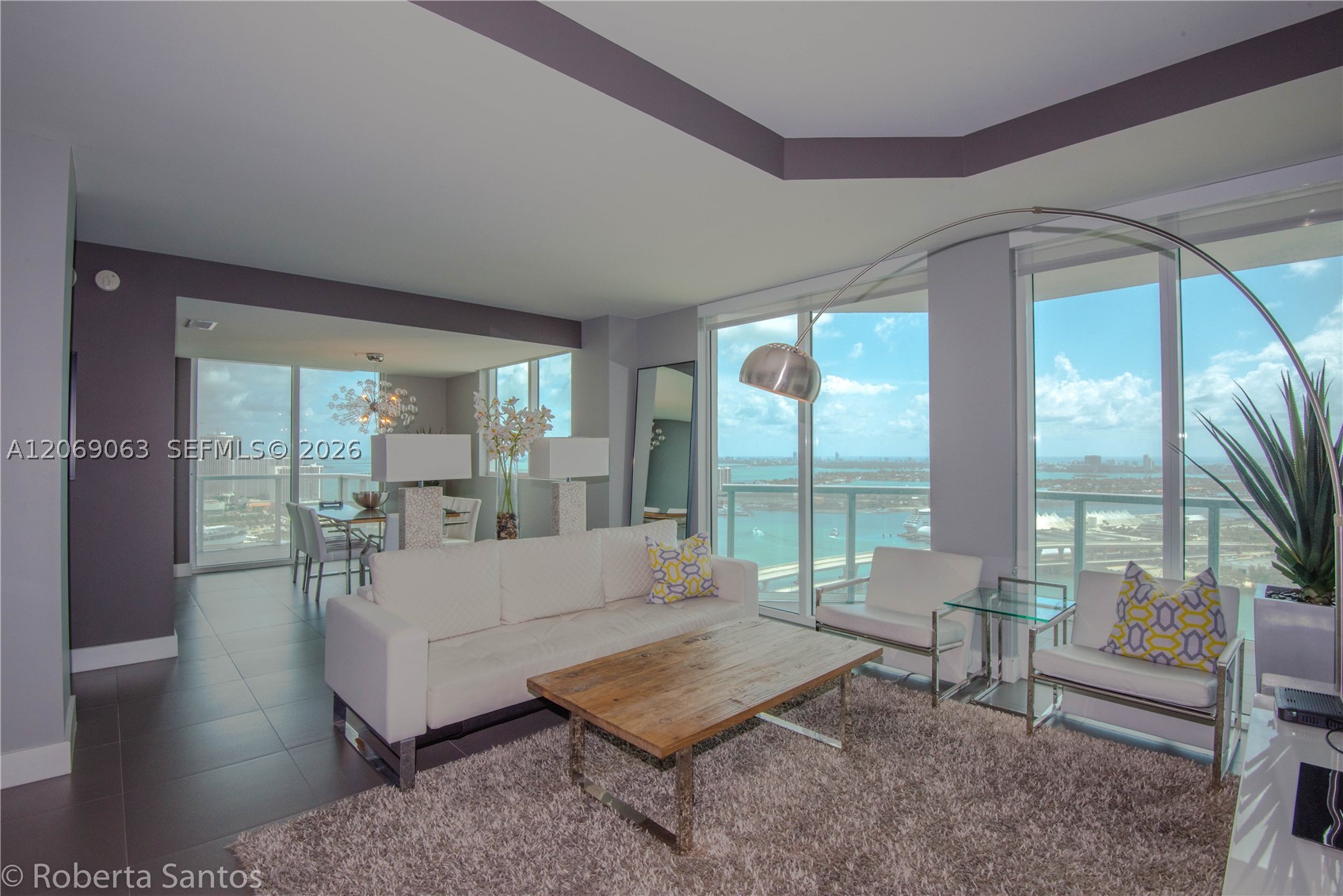 image Vizcayne North0