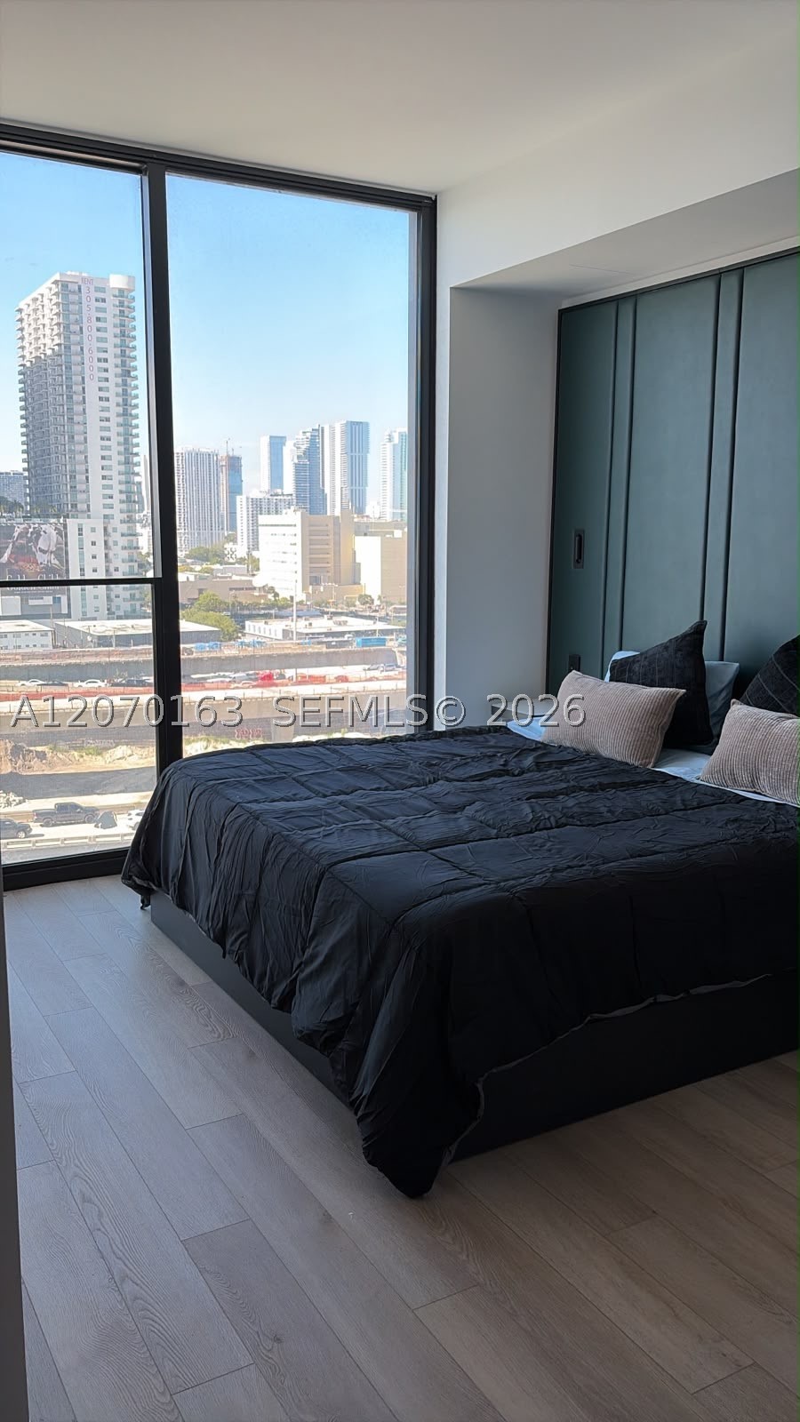 image E11EVEN Hotel & Residences10