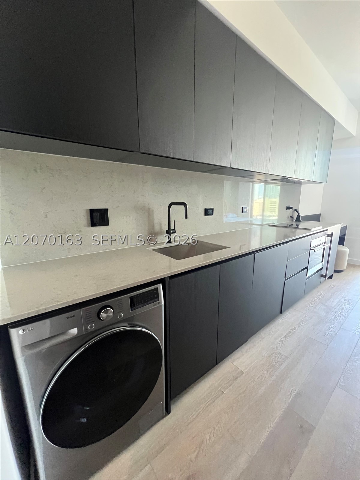 image E11EVEN Hotel & Residences11