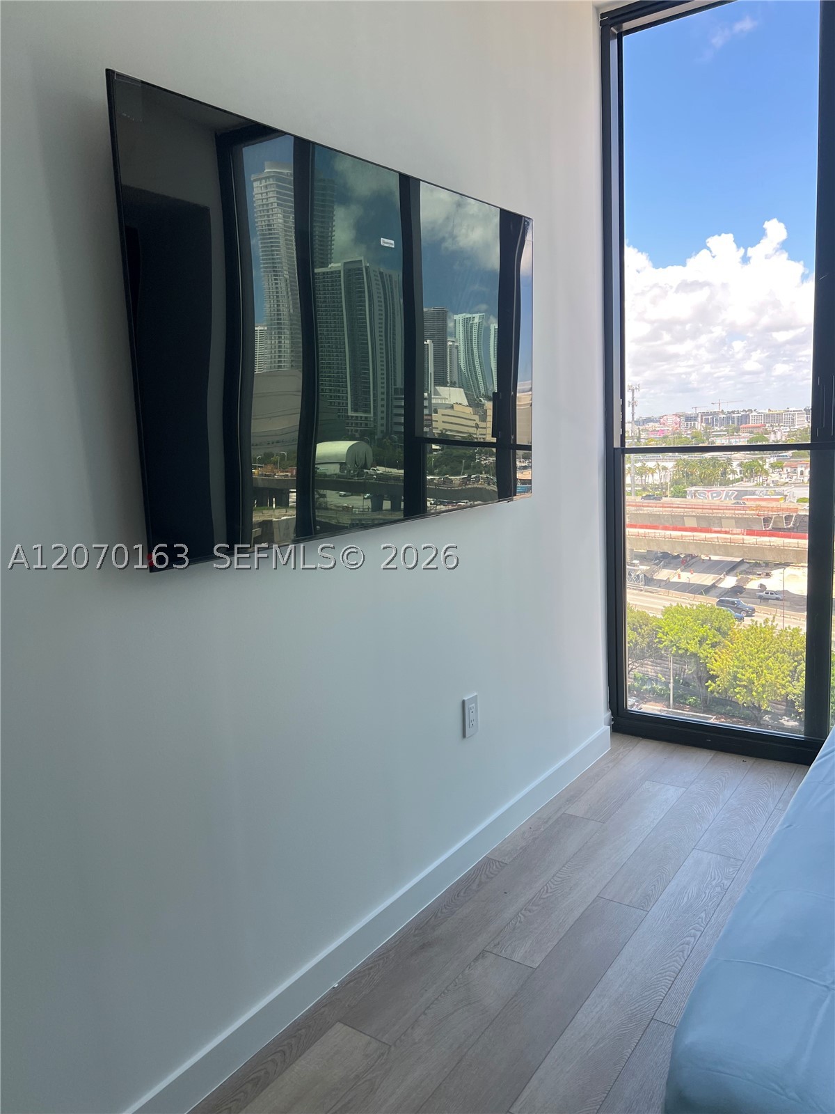 image E11EVEN Hotel & Residences17