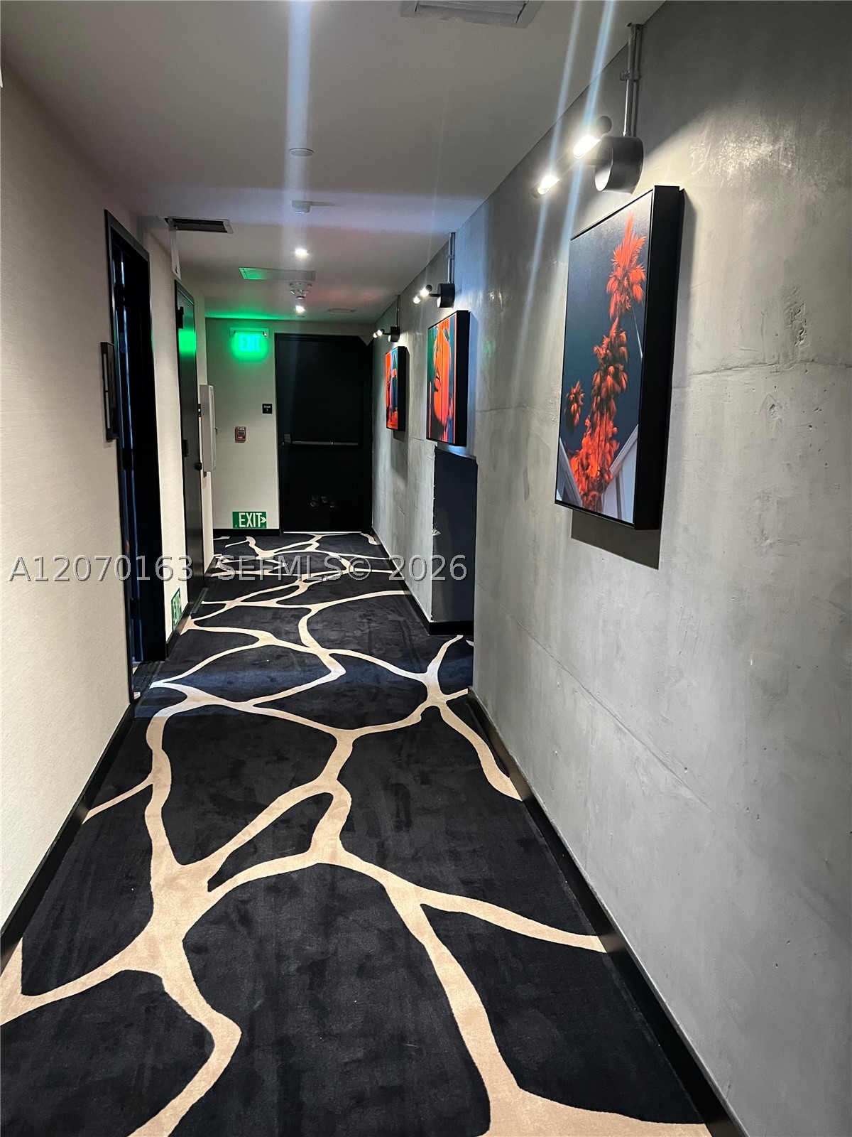image E11EVEN Hotel & Residences19