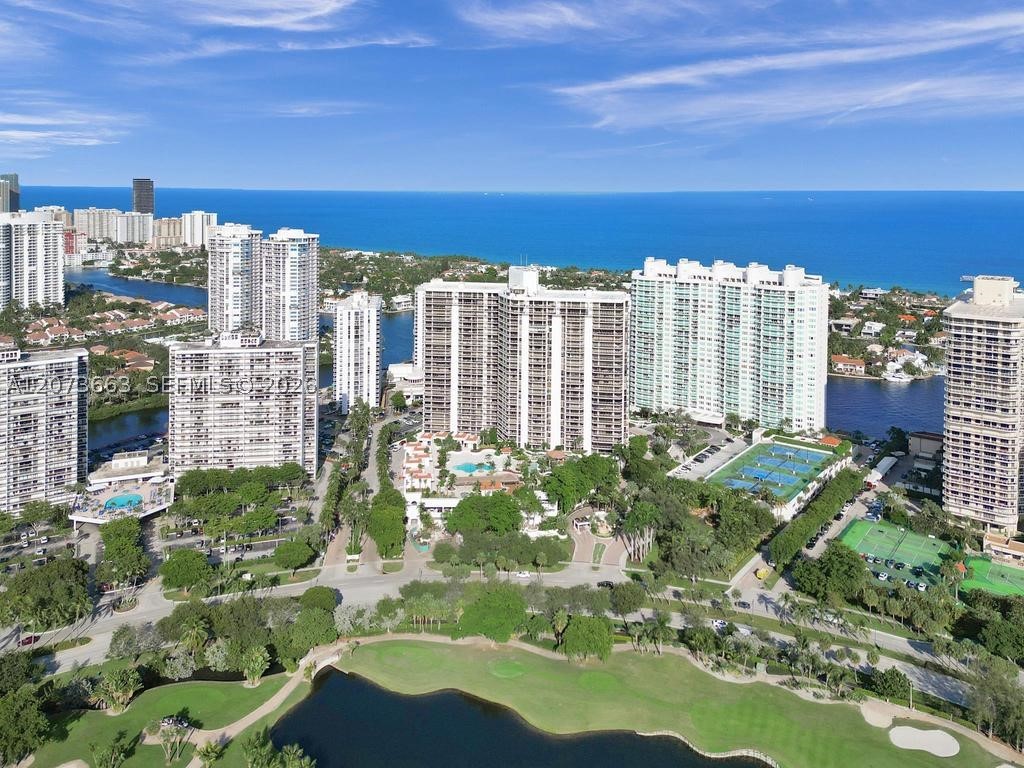 20281 E Country Clb Dr #404