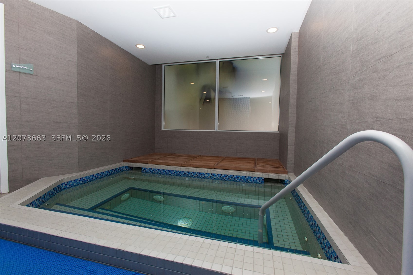 20281 E Country Clb Dr #404 Aventura, FL 33180