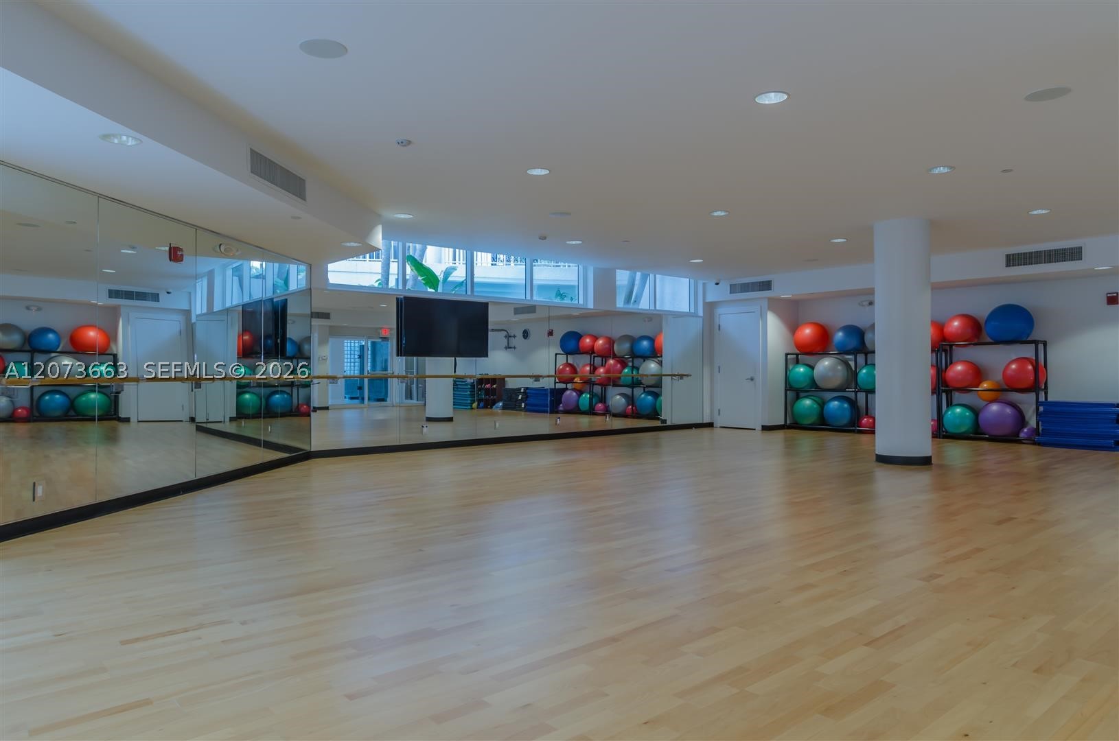 20281 E Country Clb Dr #404 Aventura, FL 33180