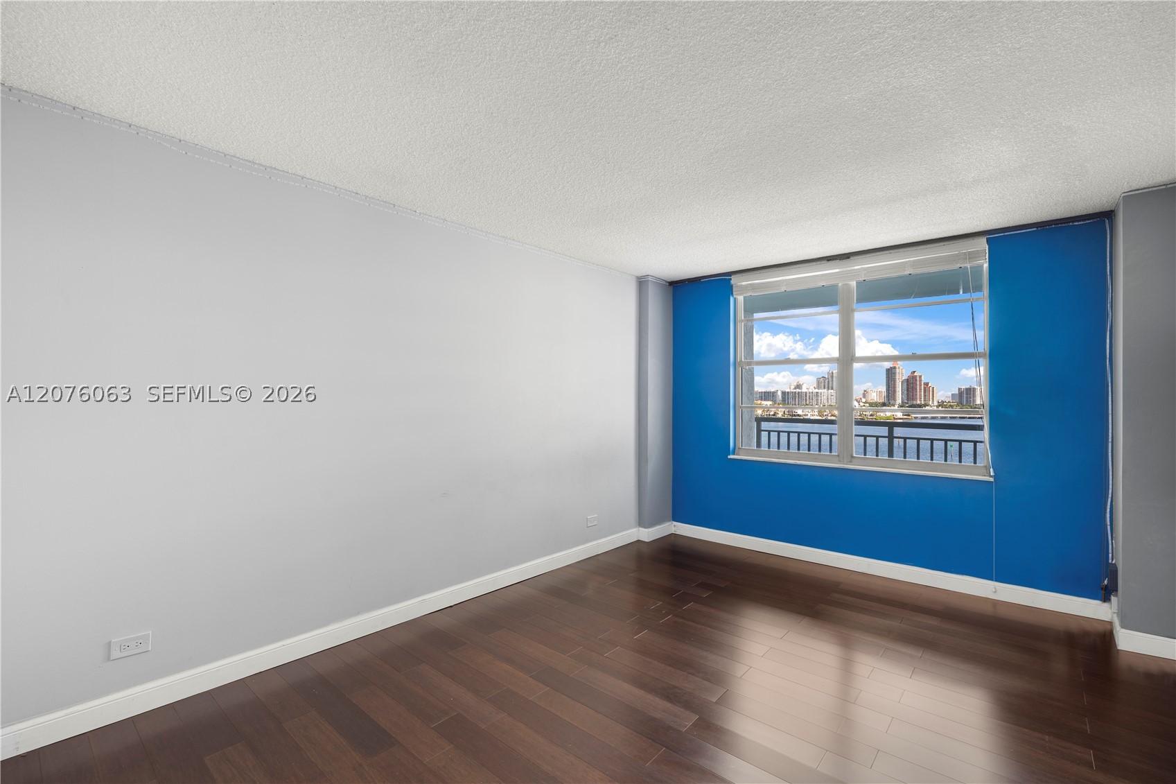 image Winston Towers 50022