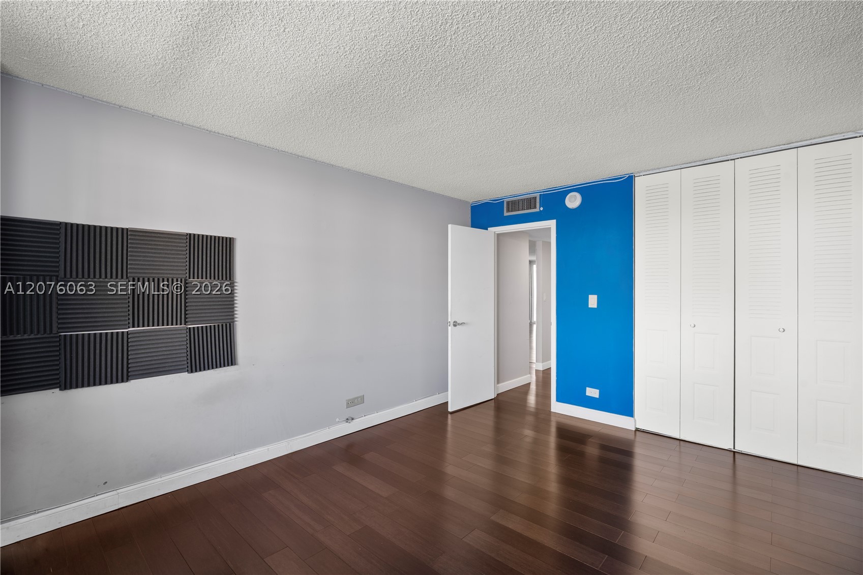 image Winston Towers 50024