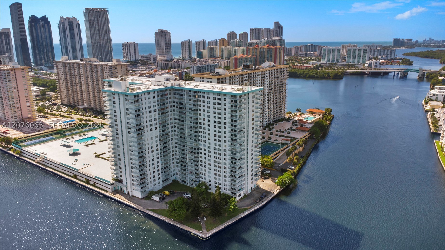 image Winston Towers 50030