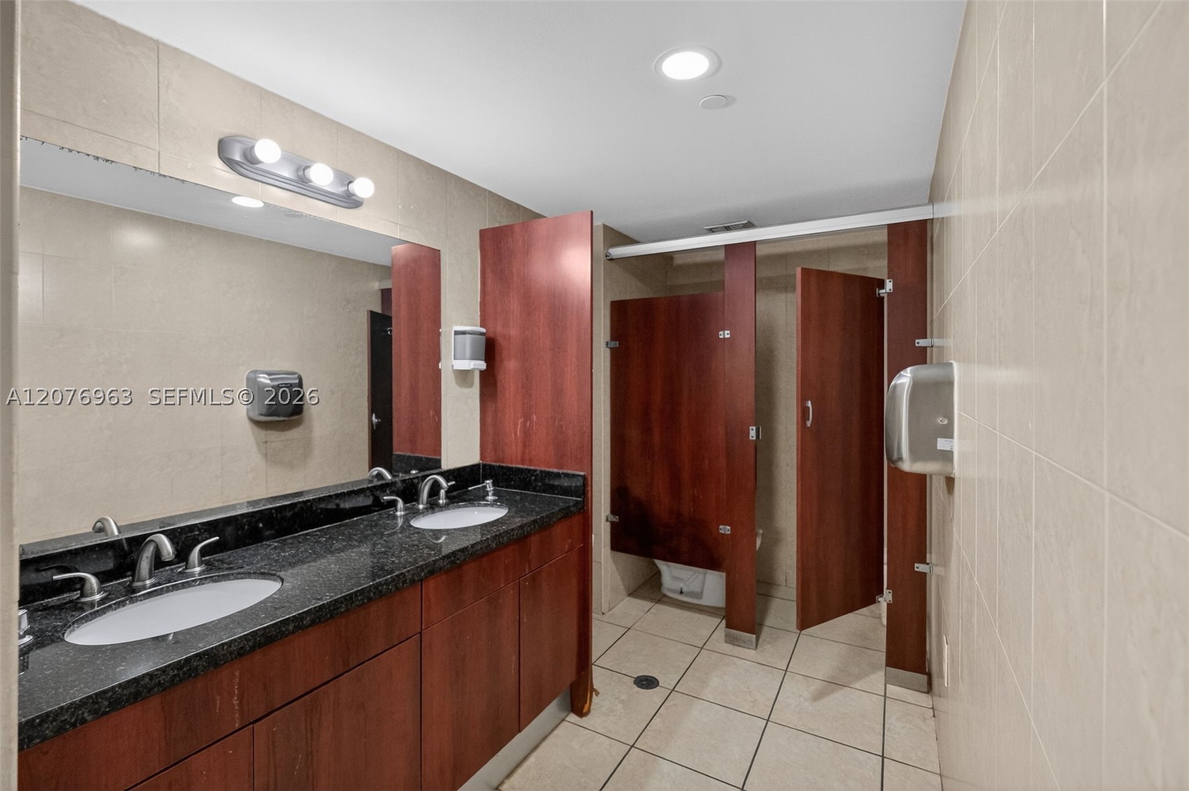 2655 Collins Ave #00 Miami Beach, FL 33140
