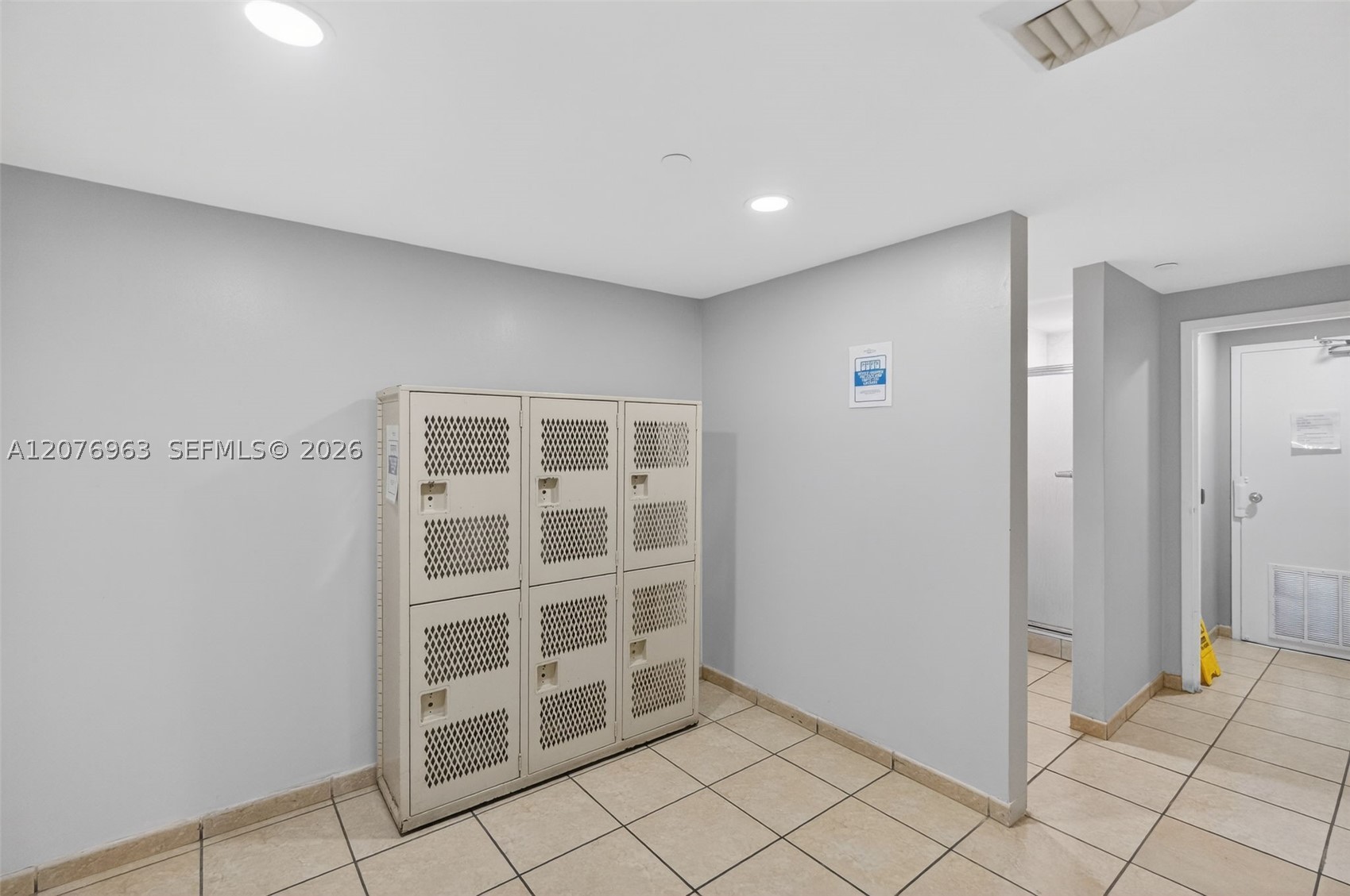 2655 Collins Ave #00 Miami Beach, FL 33140