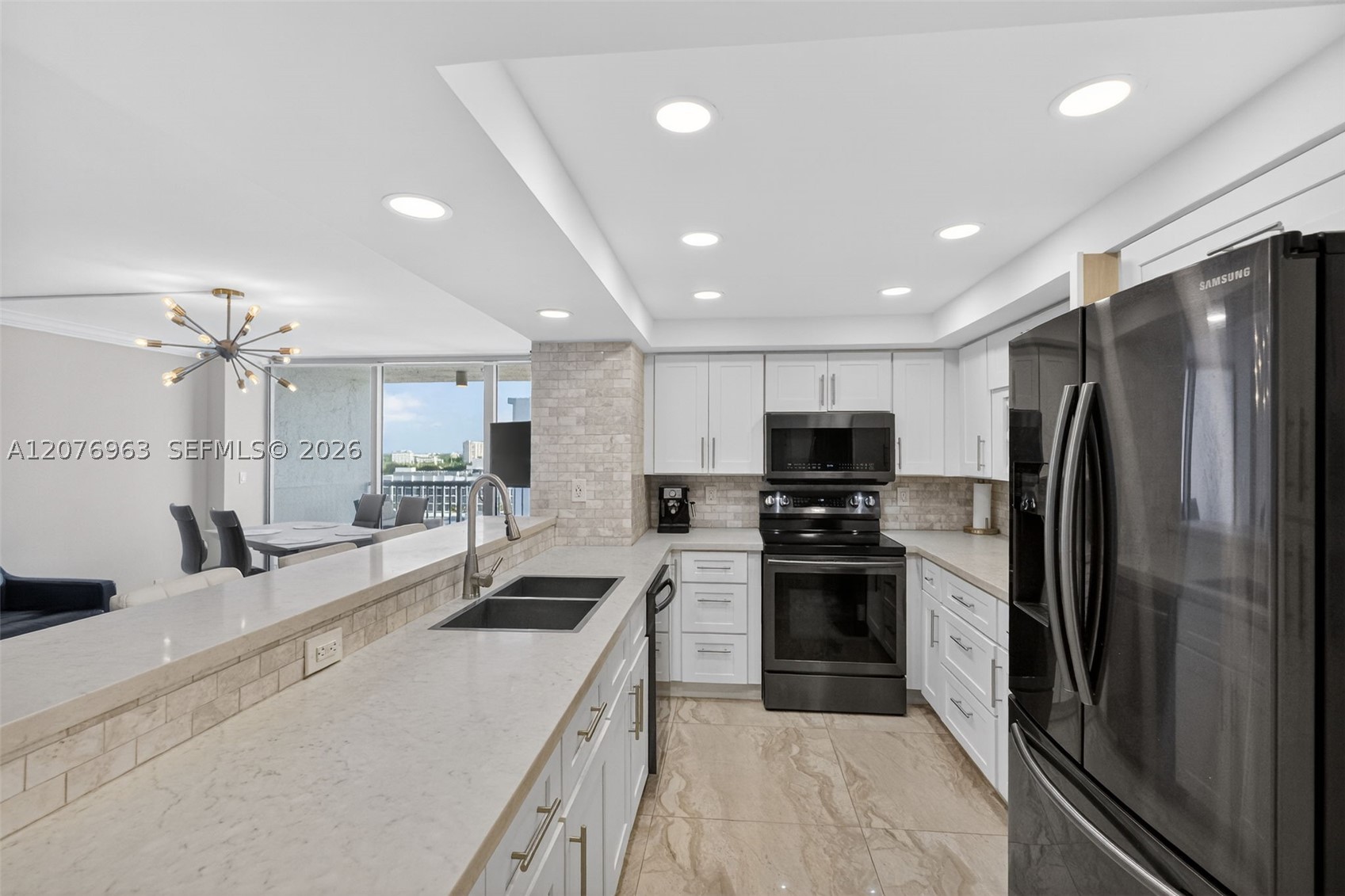 2655 Collins Ave #00 Miami Beach, FL 33140