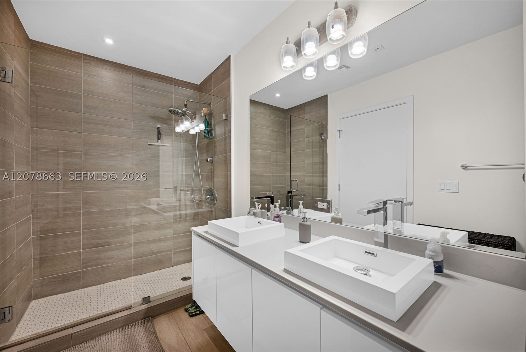 1600 SW 1st Ave #802 Miami, FL 33129