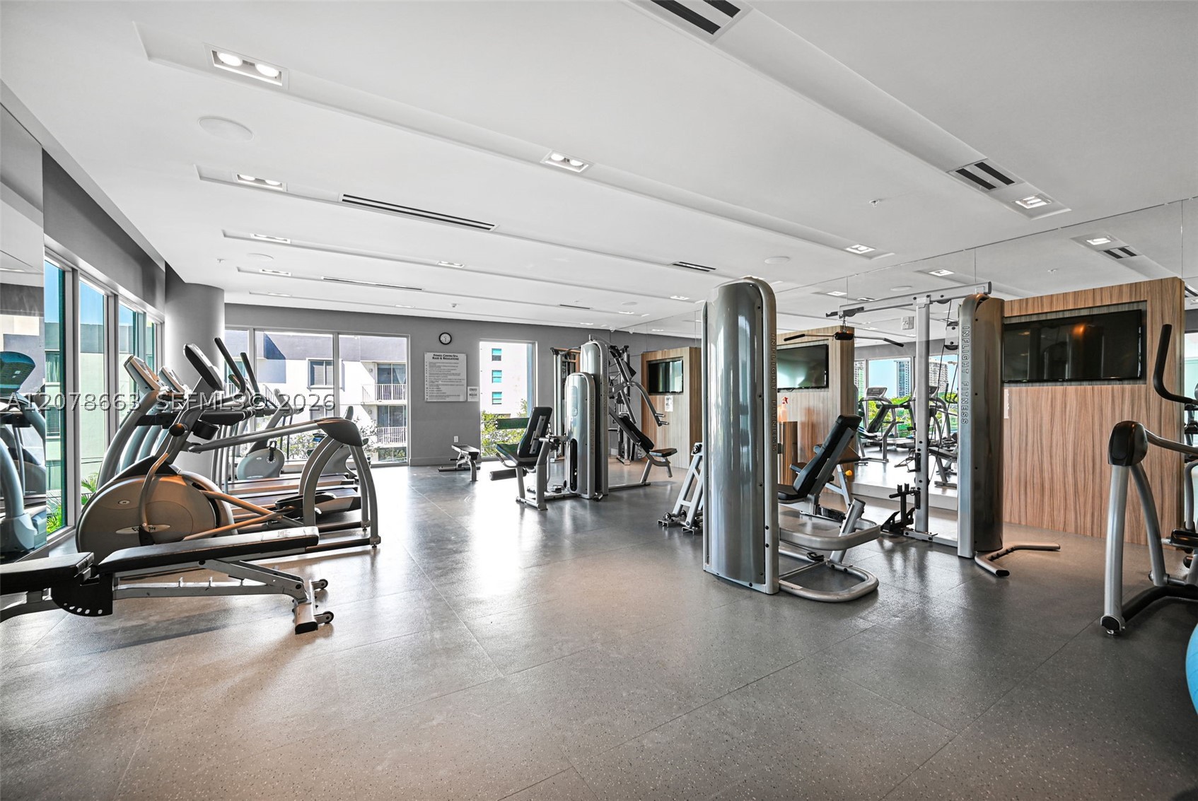 1600 SW 1st Ave #802 Miami, FL 33129