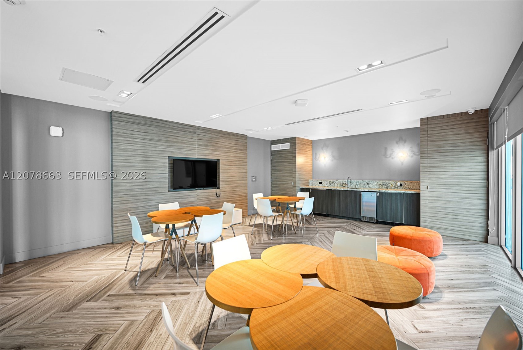 1600 SW 1st Ave #802 Miami, FL 33129