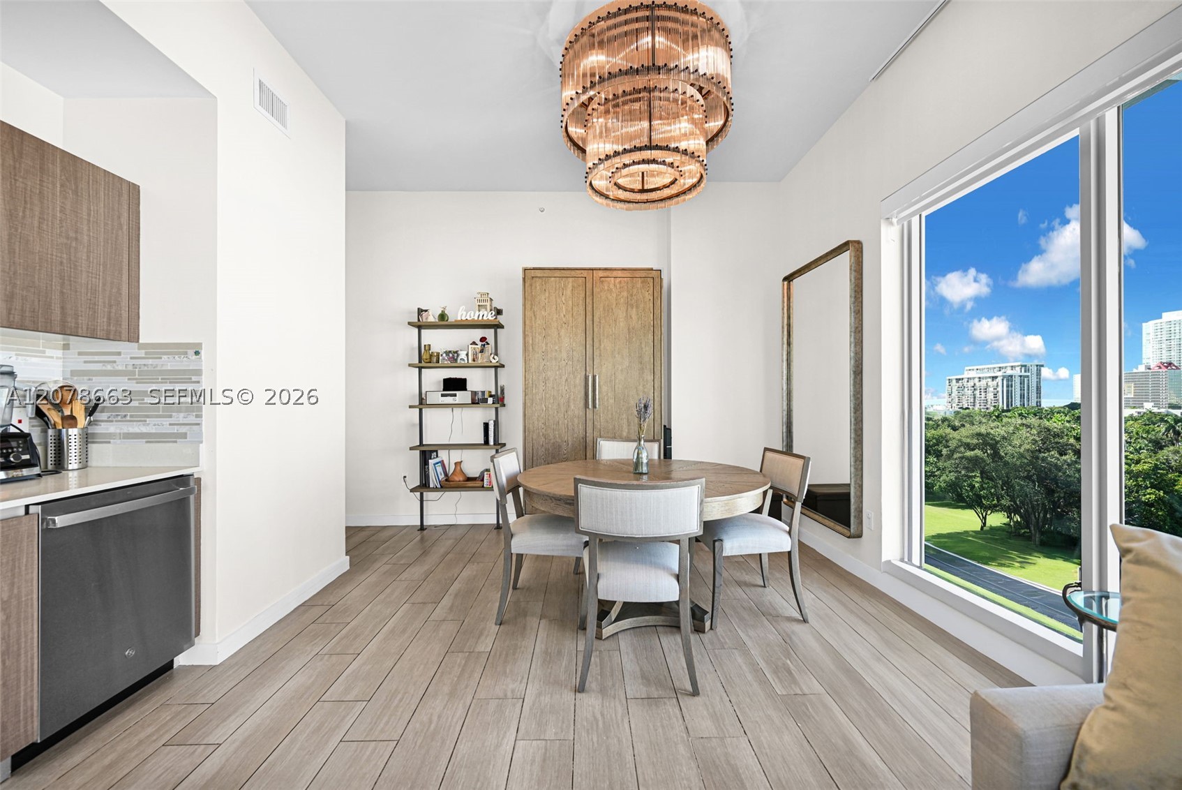 1600 SW 1st Ave #802 Miami, FL 33129
