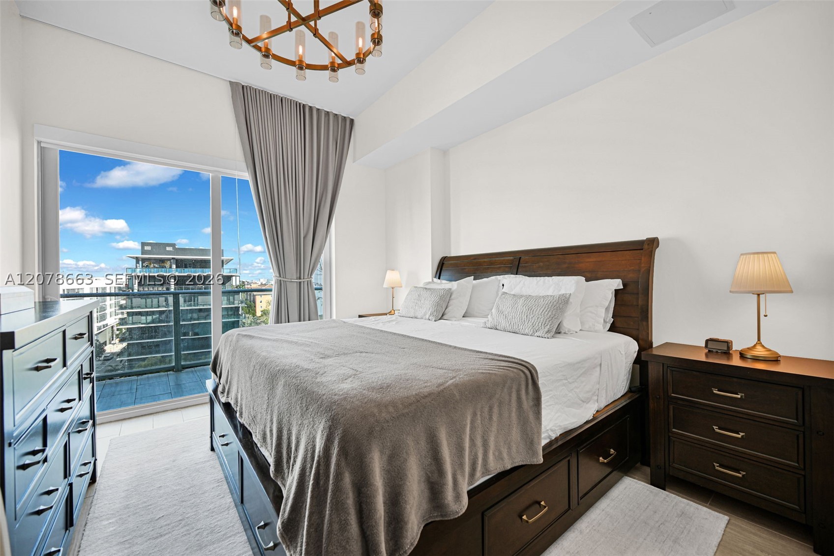 1600 SW 1st Ave #802 Miami, FL 33129