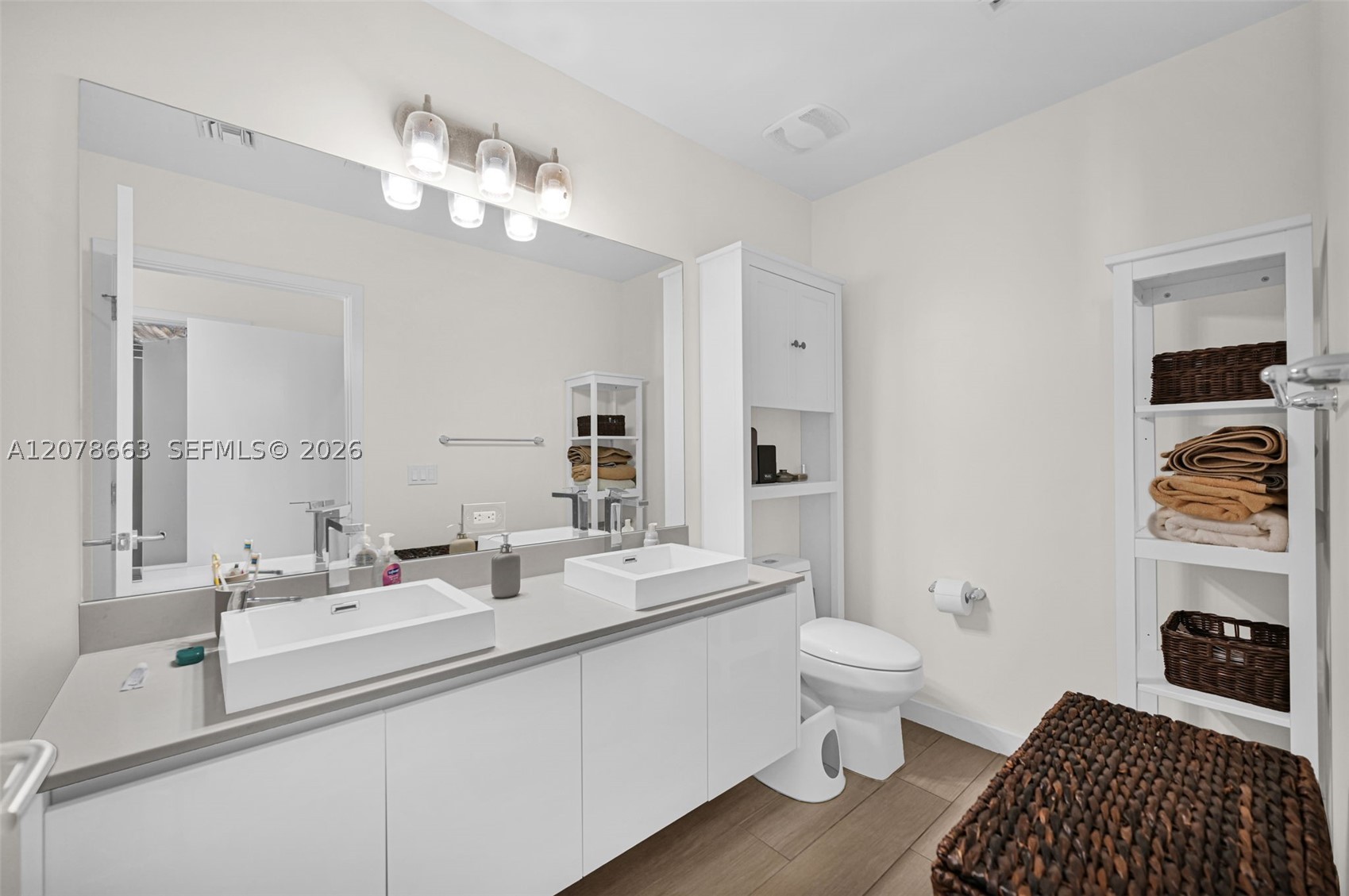 1600 SW 1st Ave #802 Miami, FL 33129
