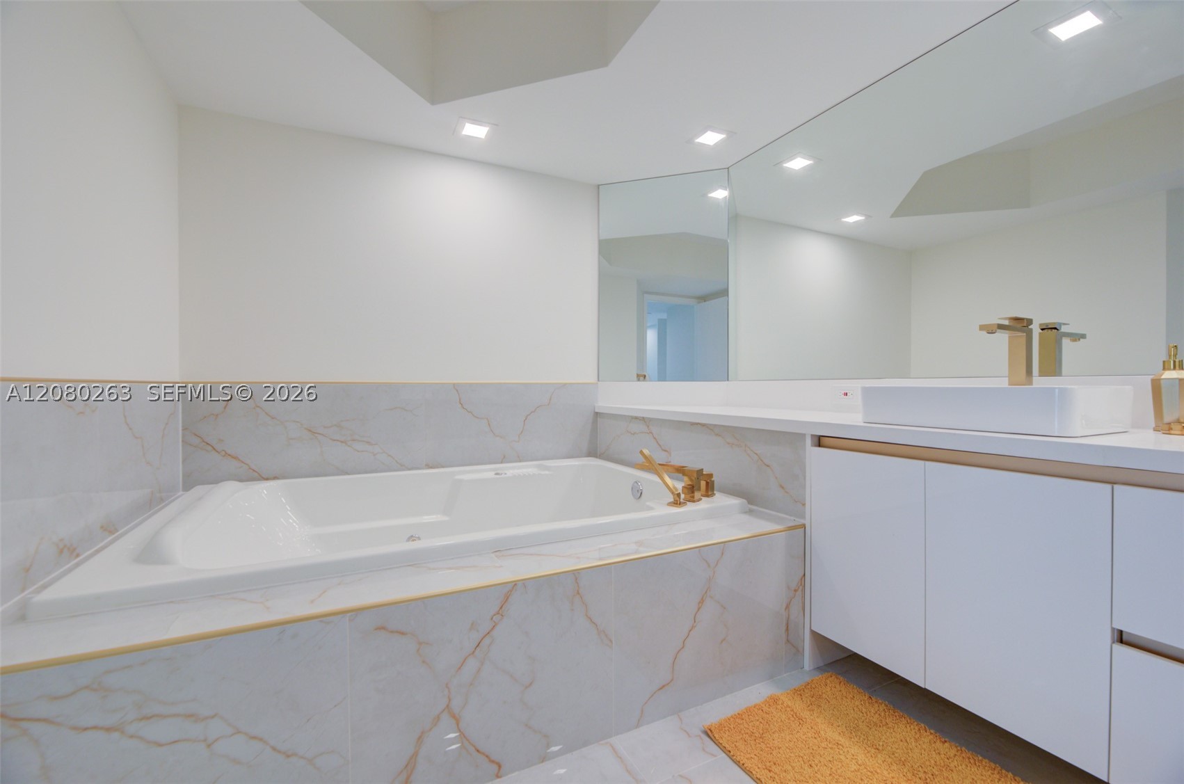 16425 Collins Ave #2311 Sunny Isles Beach, FL 33160