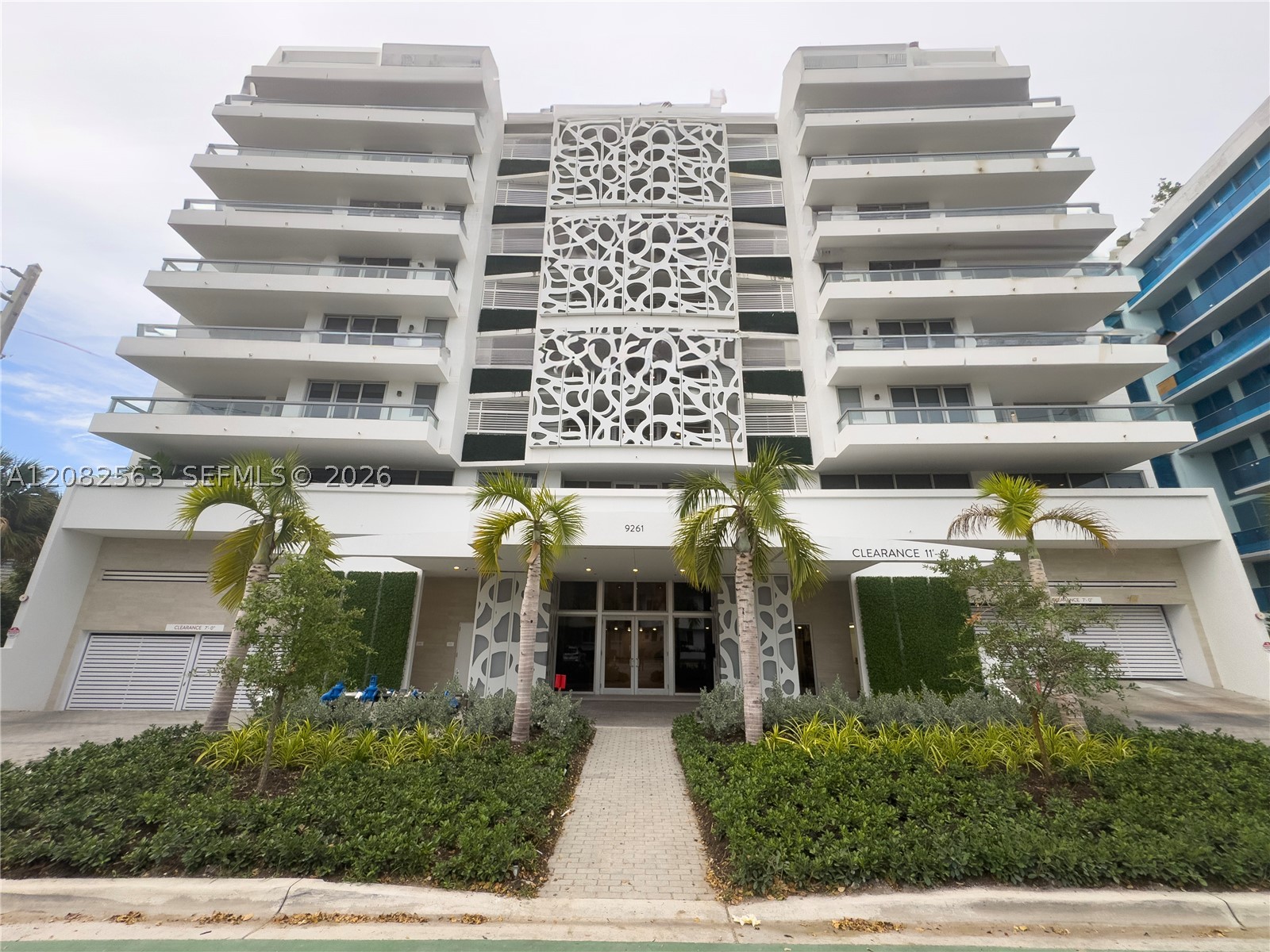 9261 E Bay Hbr Dr #405