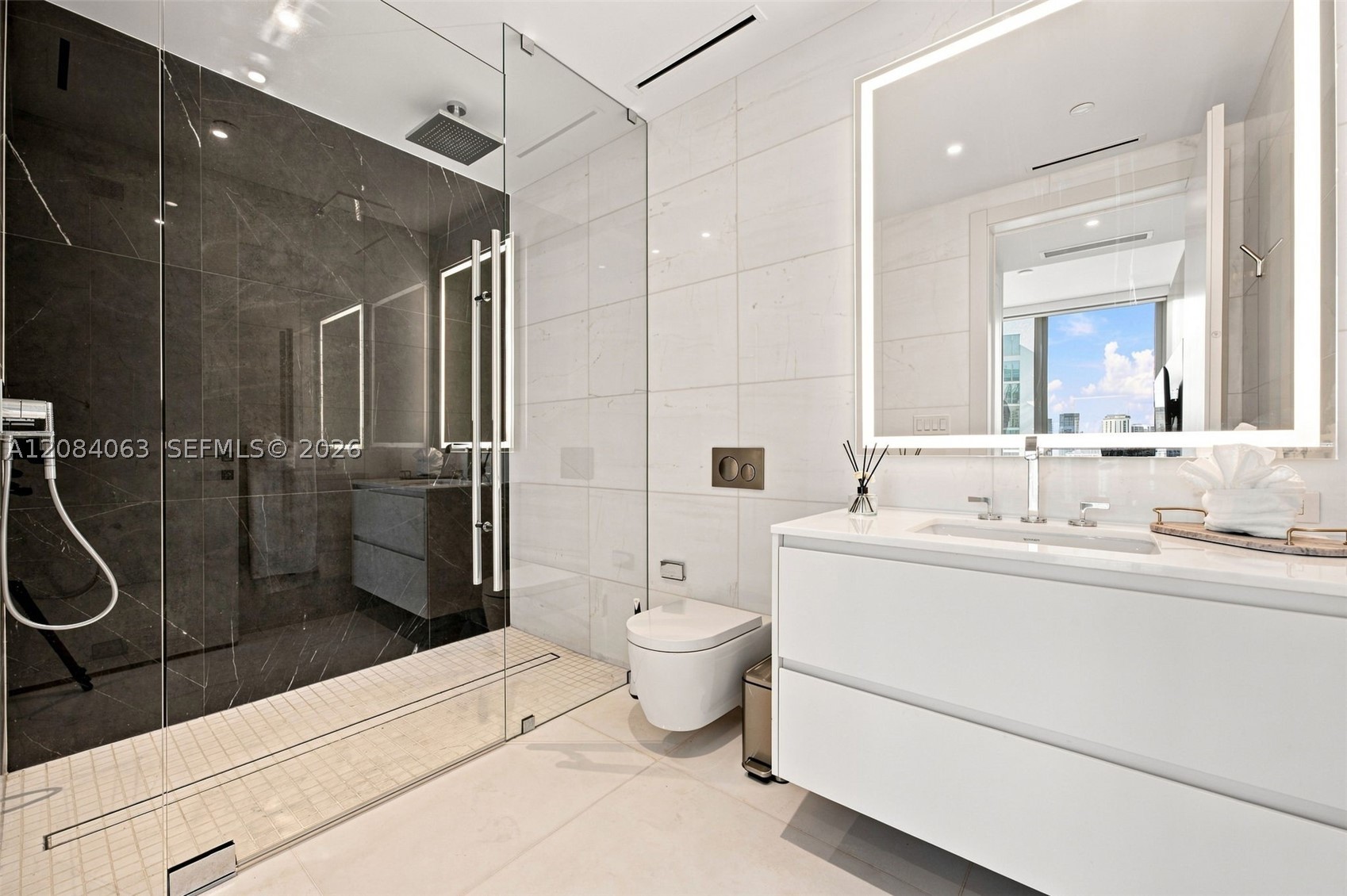 image Aston Martin Residences17