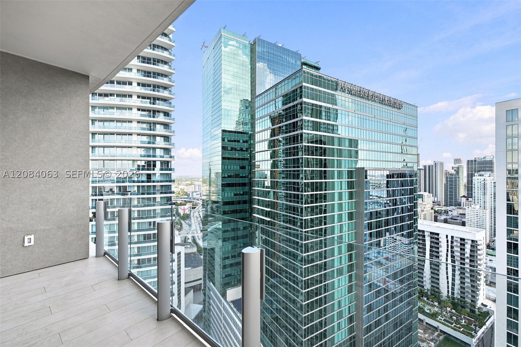 image Aston Martin Residences21