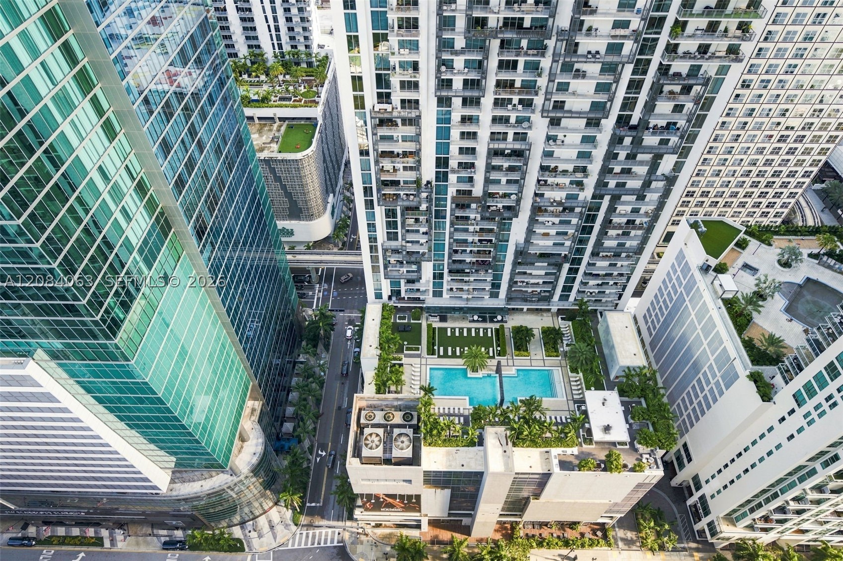 image Aston Martin Residences22