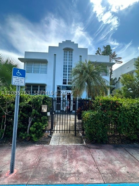 1525 Meridian Ave #101