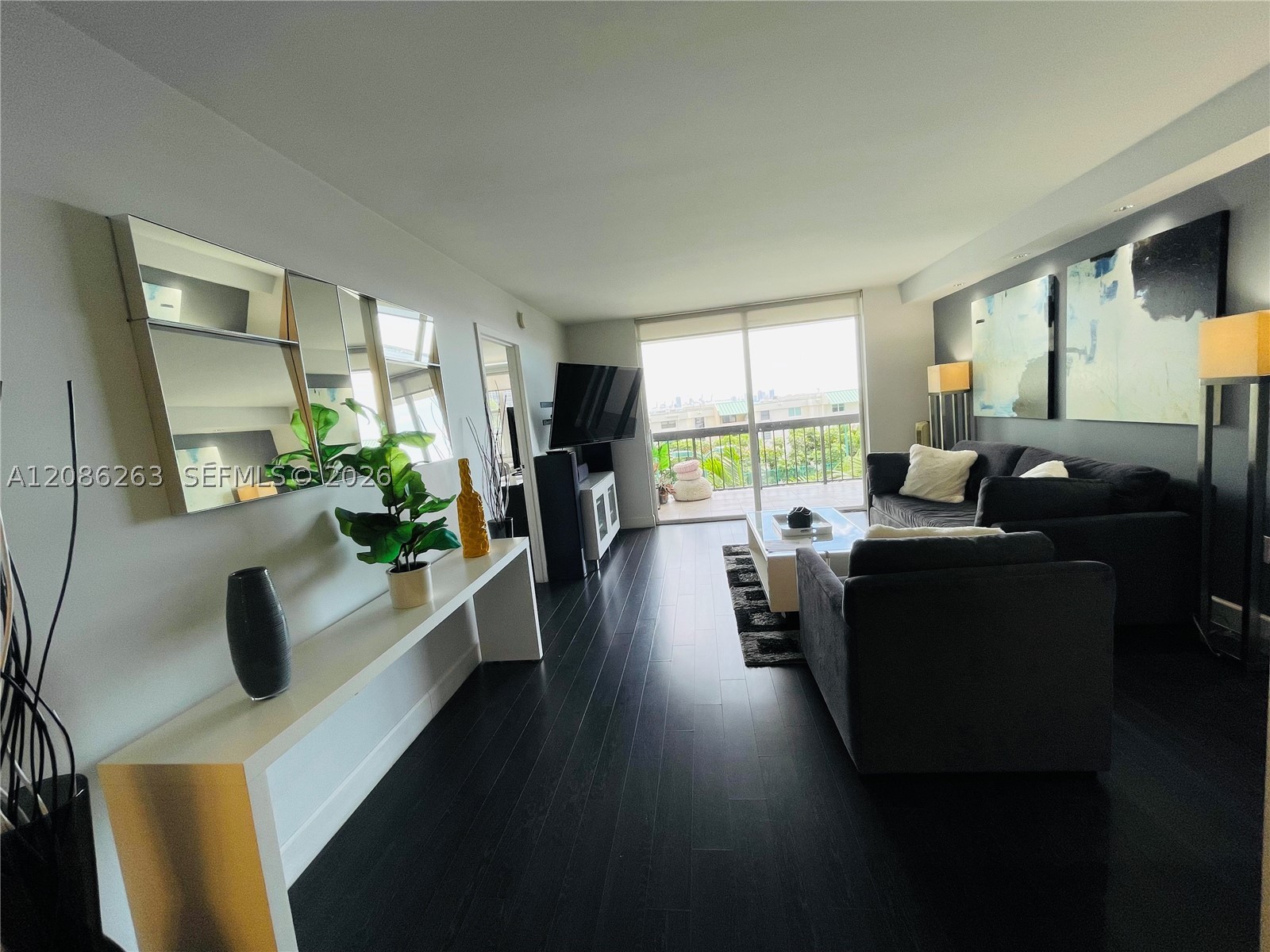 image Brickell Bay Club9