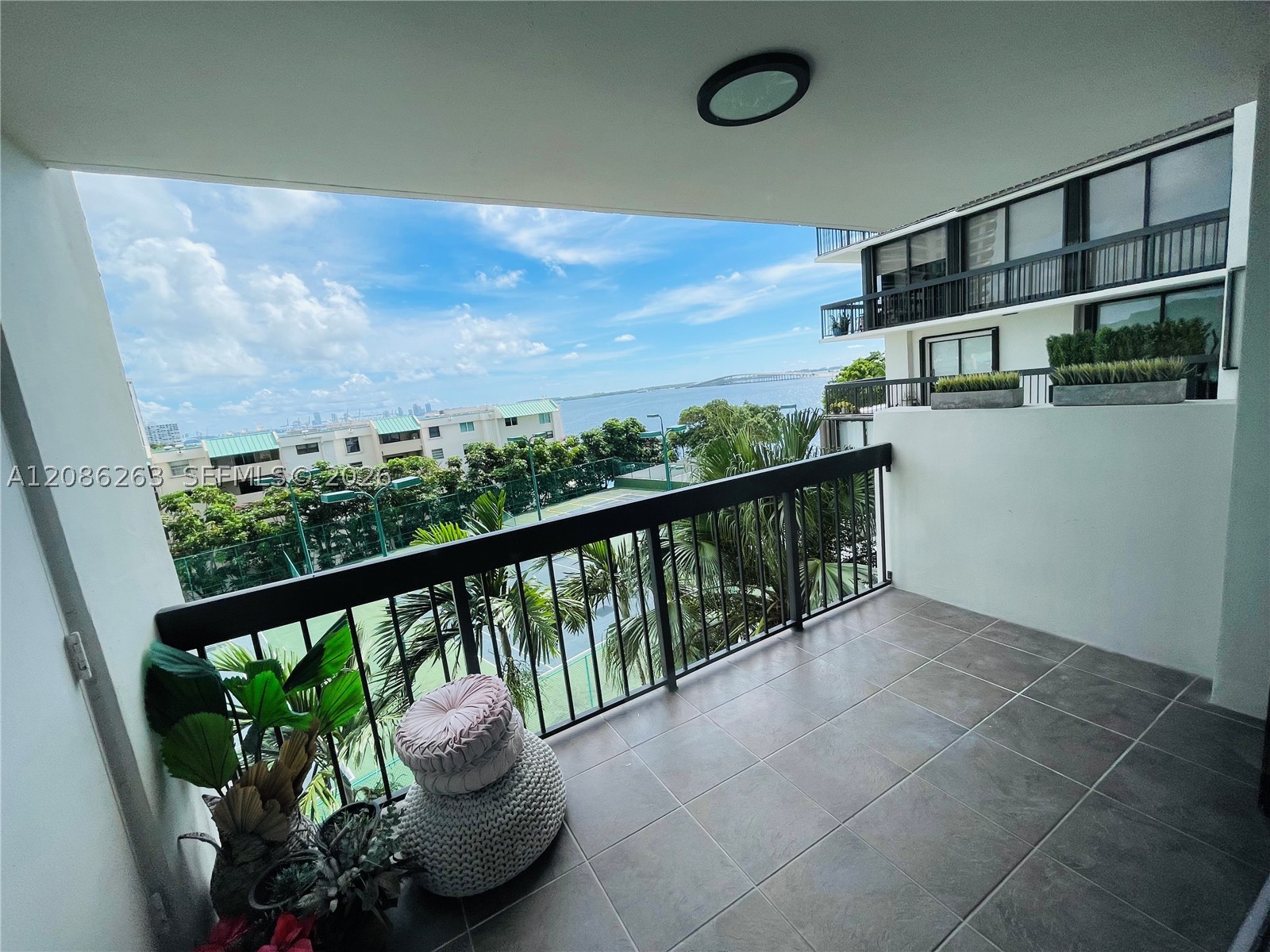 image Brickell Bay Club21