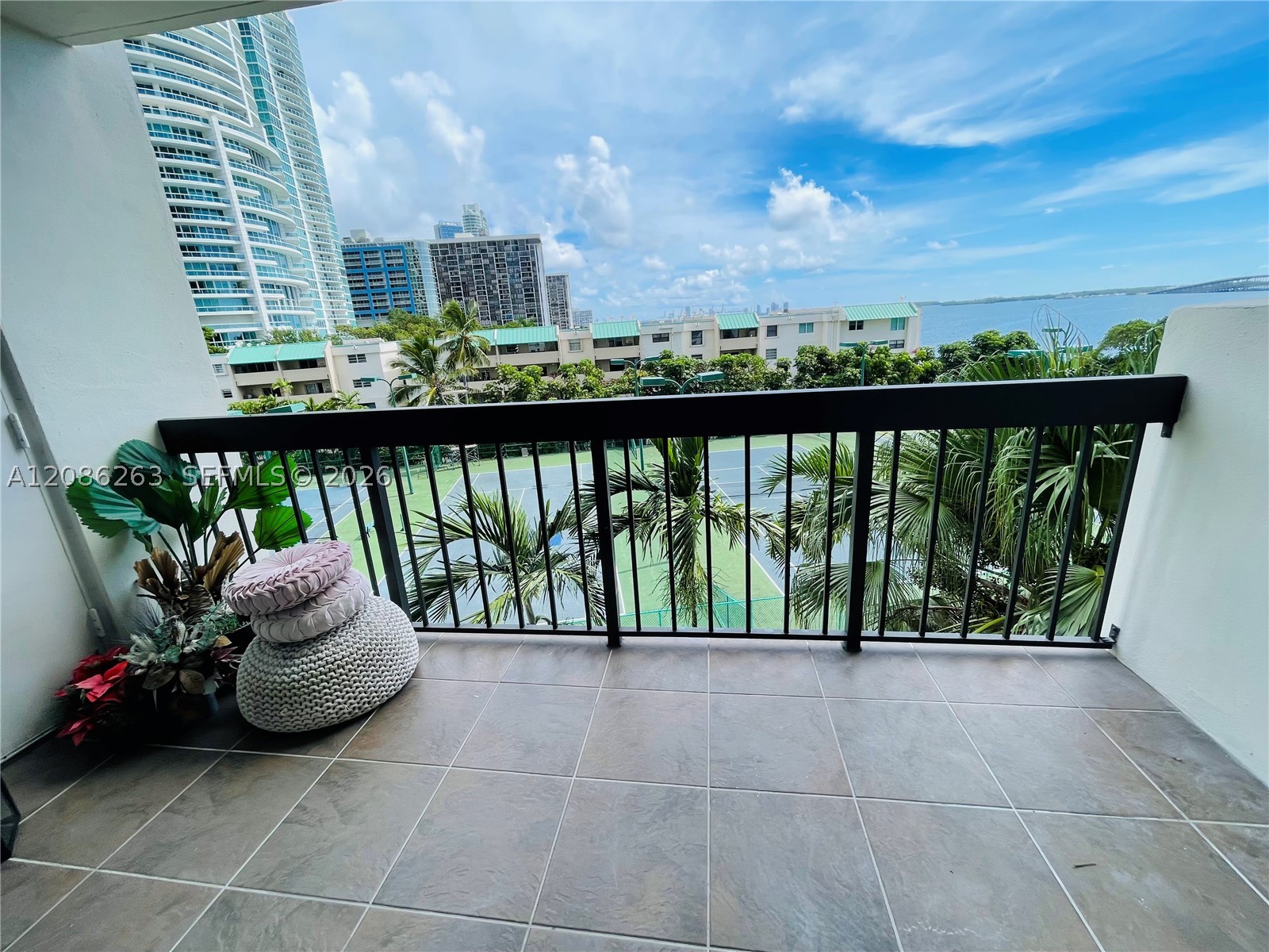 image Brickell Bay Club22